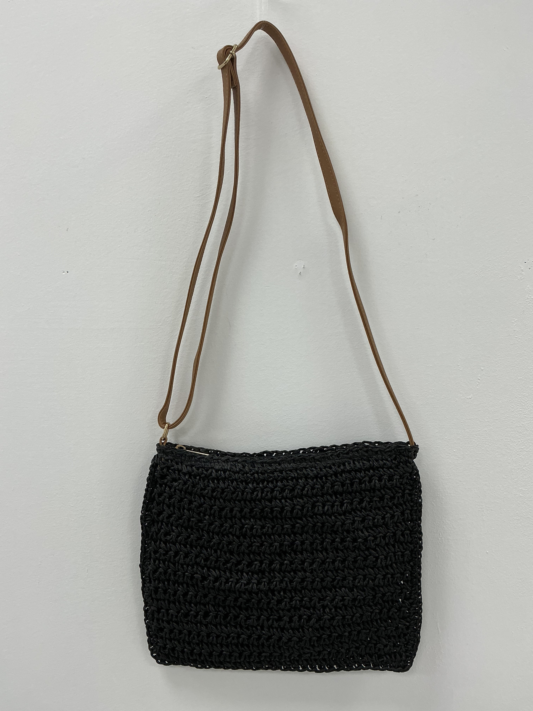 Grossista KIS₂ - BORSA IN PAGLIA A TRACOLLA COMODA GRANDEZZA 24X27X2