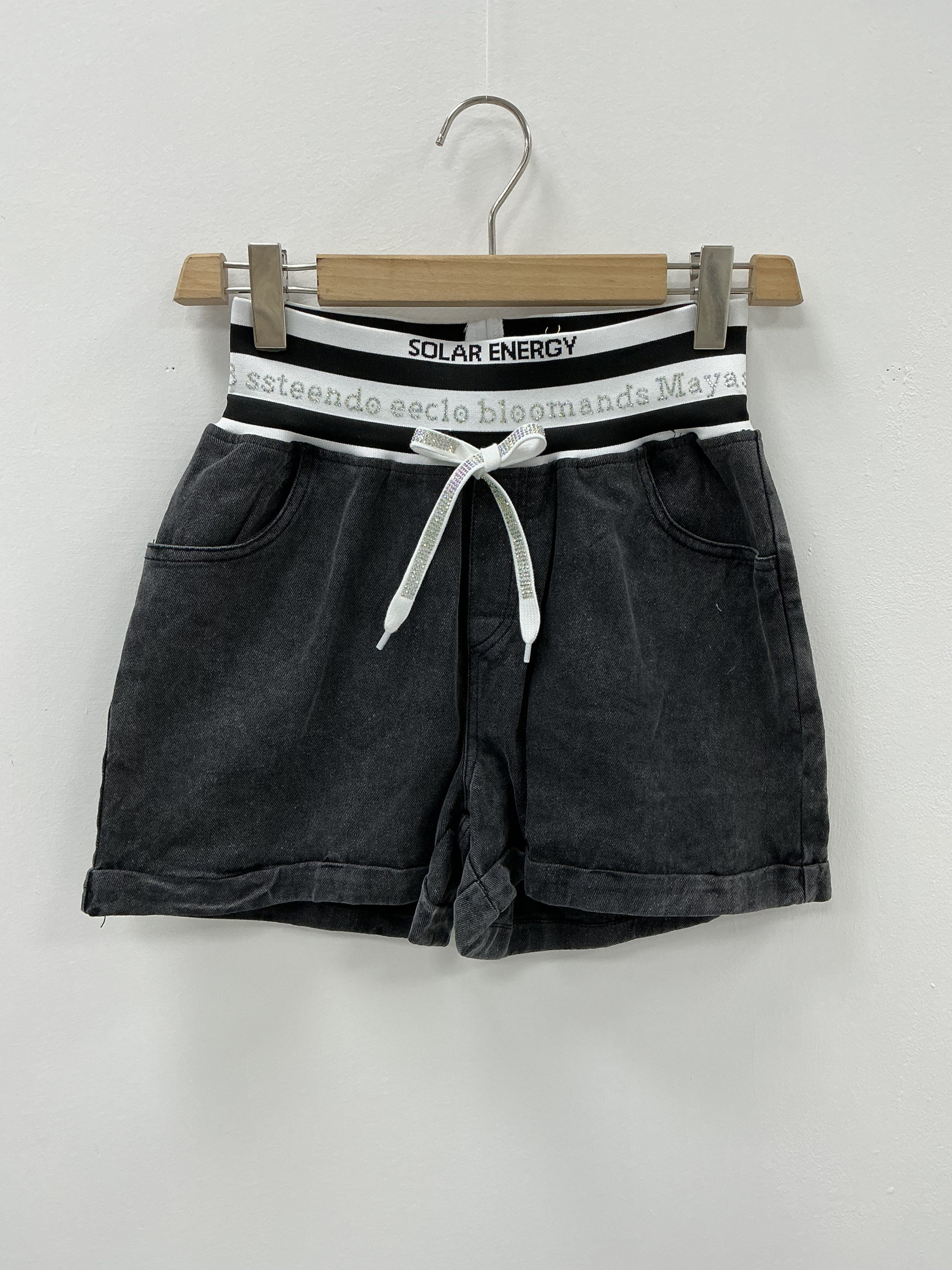 Mayorista KIS₂ - PANTALONES CORTOS DE MEZCLILLA COLOREADOS CON BOLSILLOS PRÁCTICOS TALLA ÚNICA