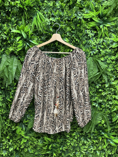 Grossiste KIS₂ - T-SHIRT À MANCHES LONGUES SEXY AVEC ÉPAULES DÉNUDÉES MULTICOLORE À IMPRIMÉ LÉOPARD, TIGRE ET SERPENT, ADAPTÉE POUR TOUTES LES SAISONS, TAILLE UNIQUE Grossiste KIS₂ - T-SHIRT À MANCHES LONGUES SEXY AVEC ÉPAULES DÉNUDÉES MULTICOLORE À IMPRIMÉ LÉOPARD, TIGRE ET SERPENT, ADAPTÉE POUR TOUTES LES SAISONS, TAILLE UNIQUE