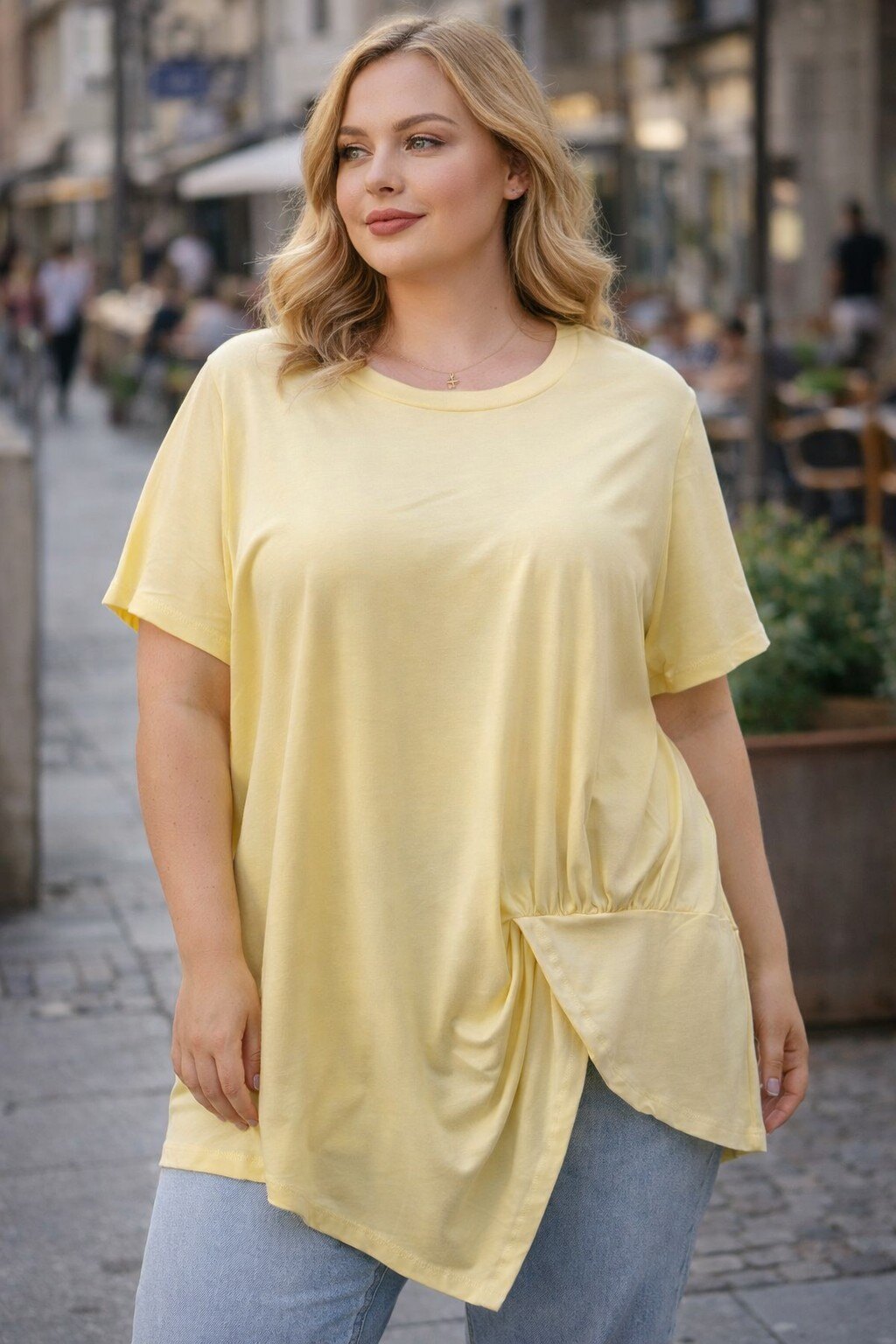 Wholesaler KIS₂ - CURVY LOOSE COMFORTABLE T-SHIRT SHORT SLEEVES CREW NECK SOLID COLOR ONE SIZE