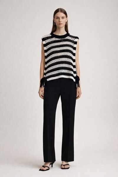 Grossiste KIS₂ - T-shirt décontracté sans manches col rond en tissu de soie large taille unique oversize à rayures Grossiste KIS₂ - T-shirt décontracté sans manches col rond en tissu de soie large taille unique oversize à rayures
