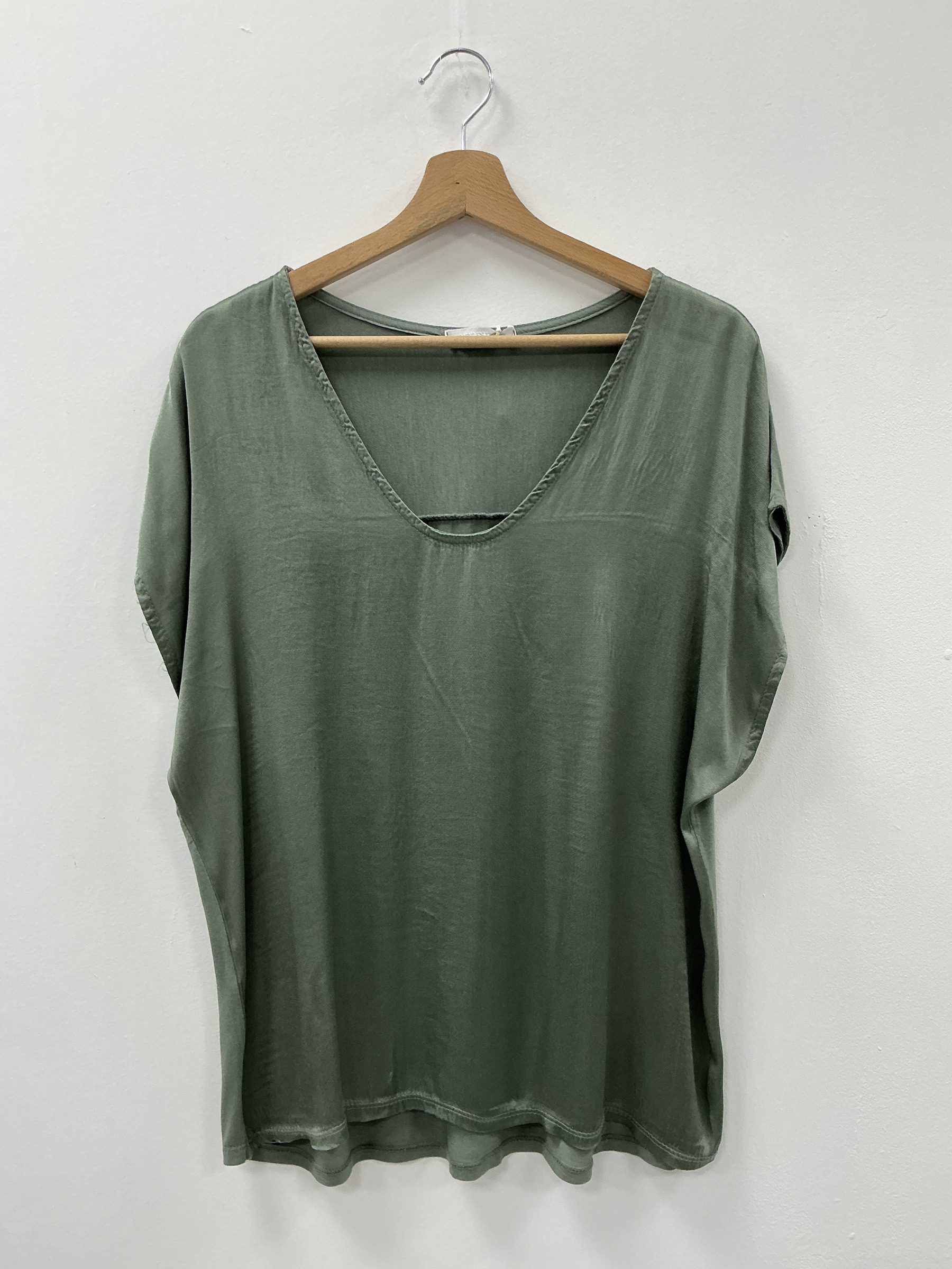 Wholesaler KIS₂ - Lightweight short-sleeve V-neck T-shirt comfortable solid color one size