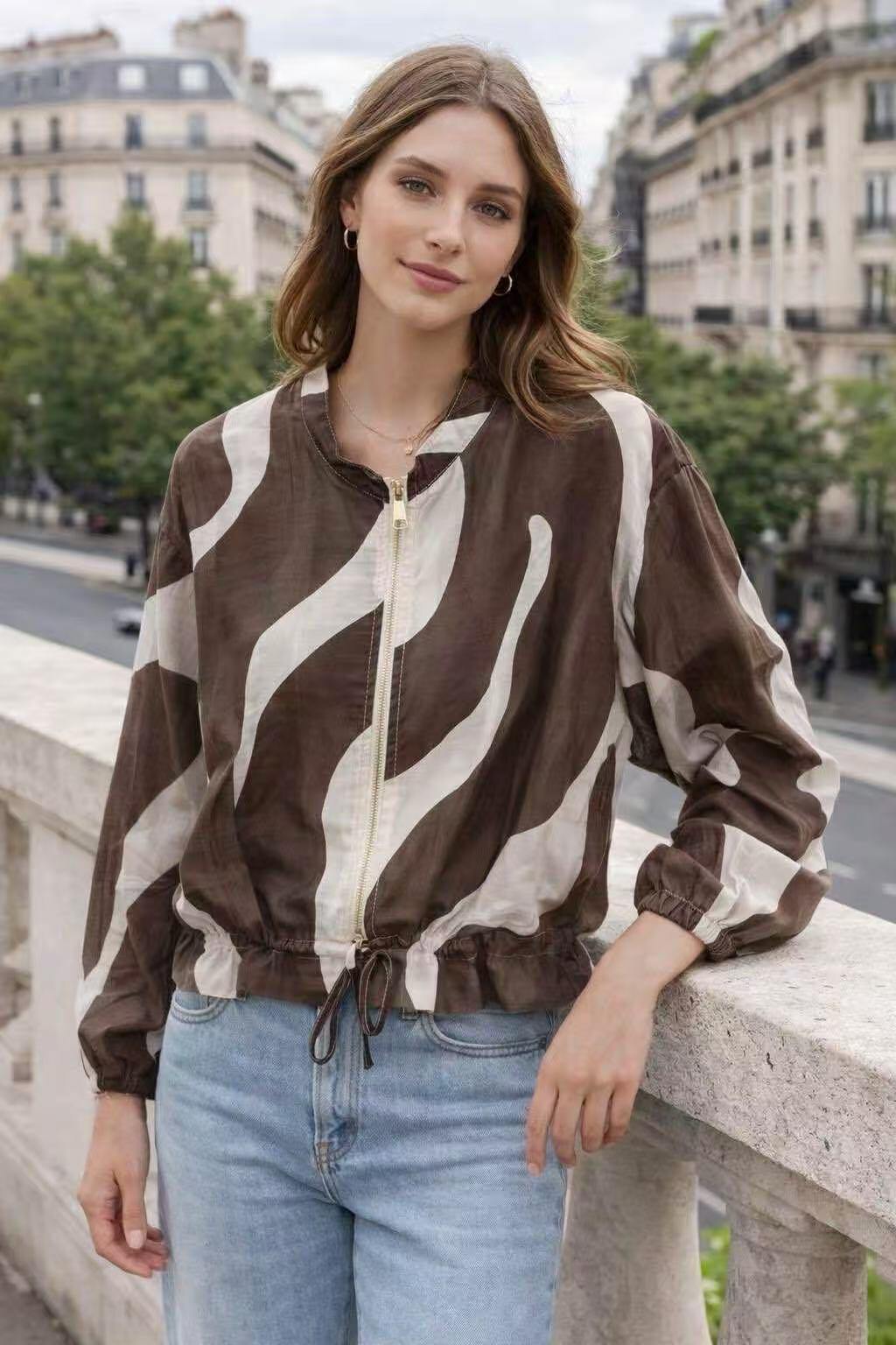 Wholesaler KIS₂ - Light jacket with print in various patterns, comfortable for summer, front zipper, long sleeves, one size.