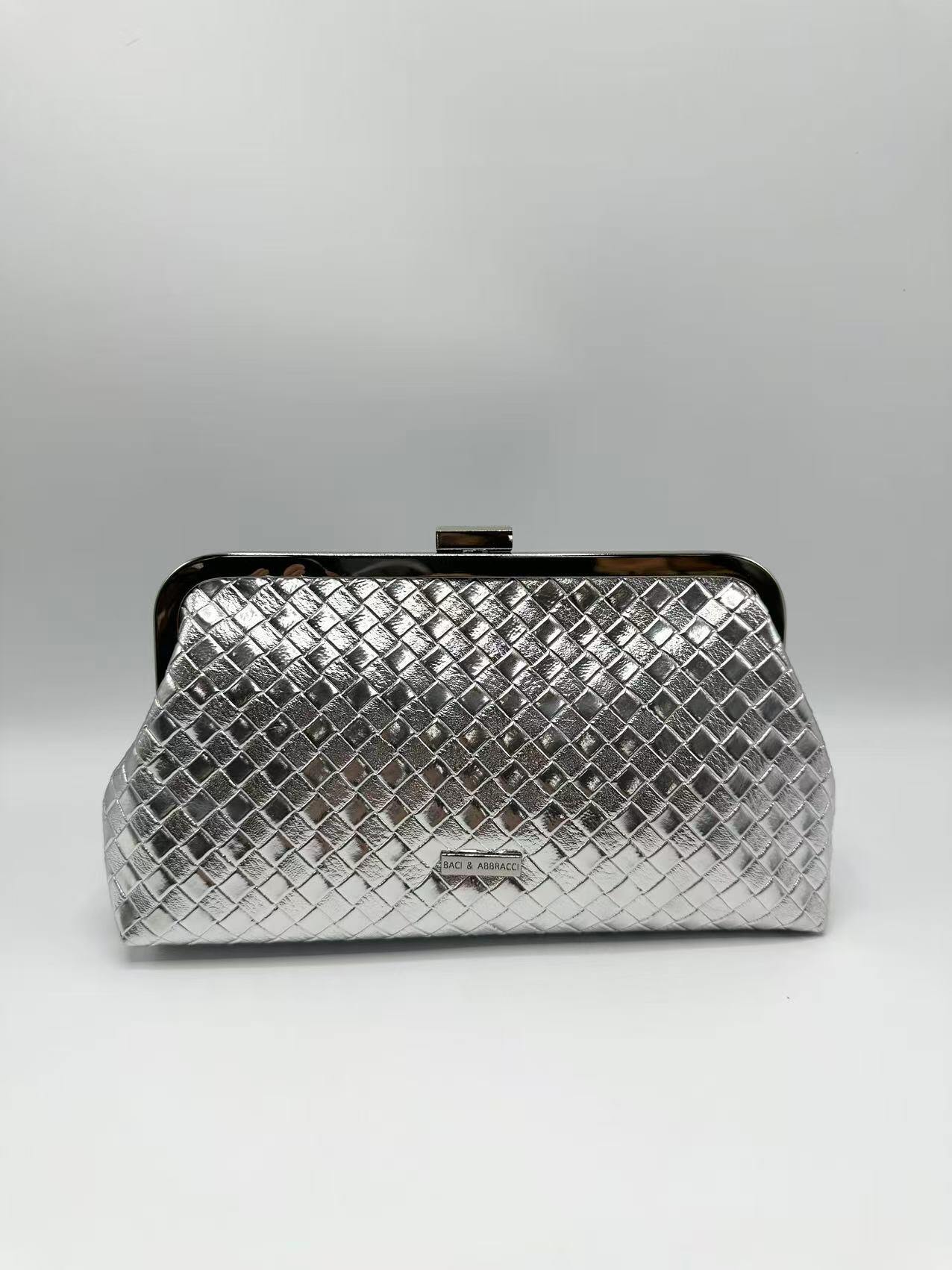 Mayorista KL - Clutch suave con relieve de cuadros Baci & Abbracci