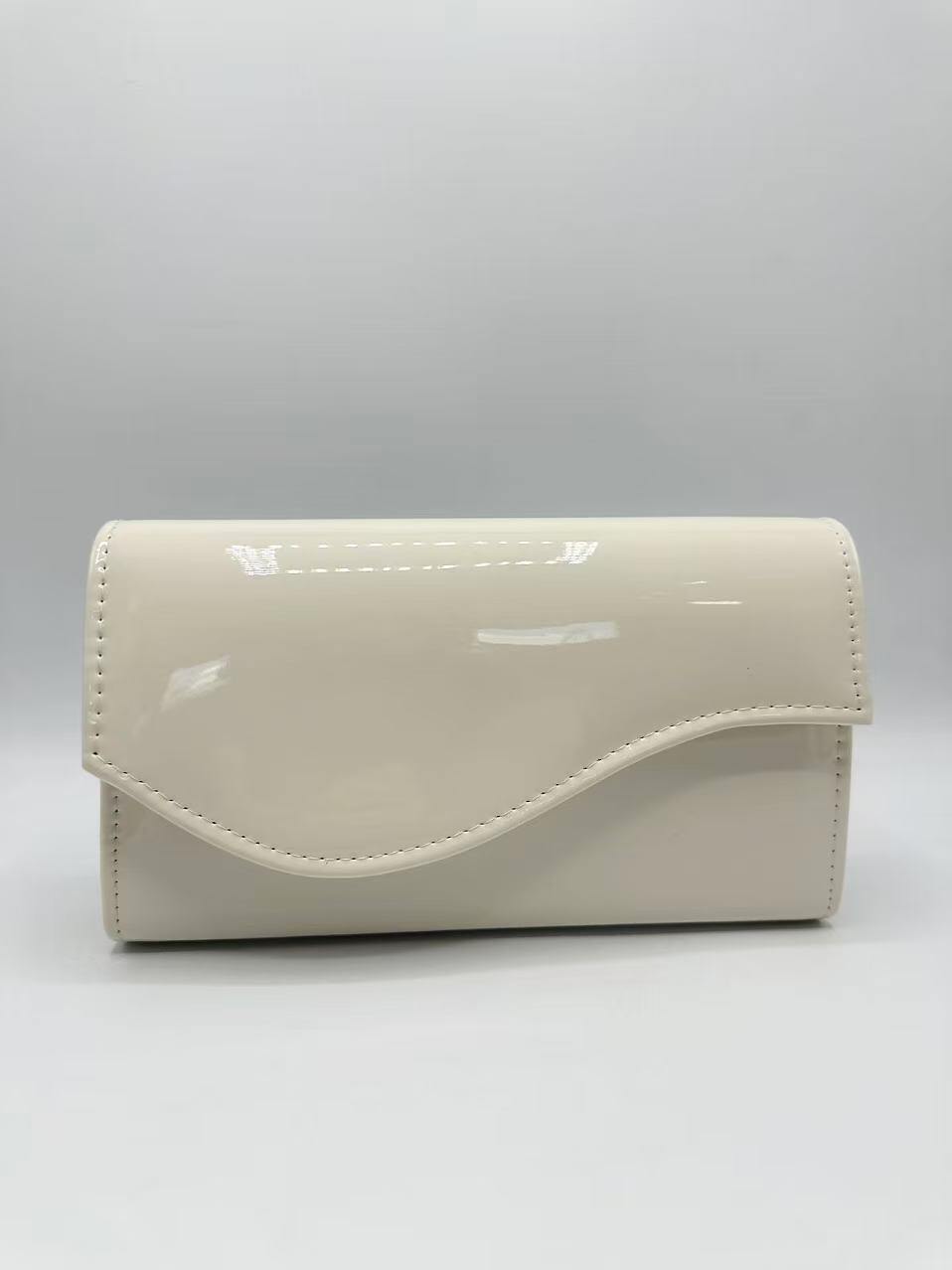 Großhändler KL - Glänzende Lack-Effekt Clutch