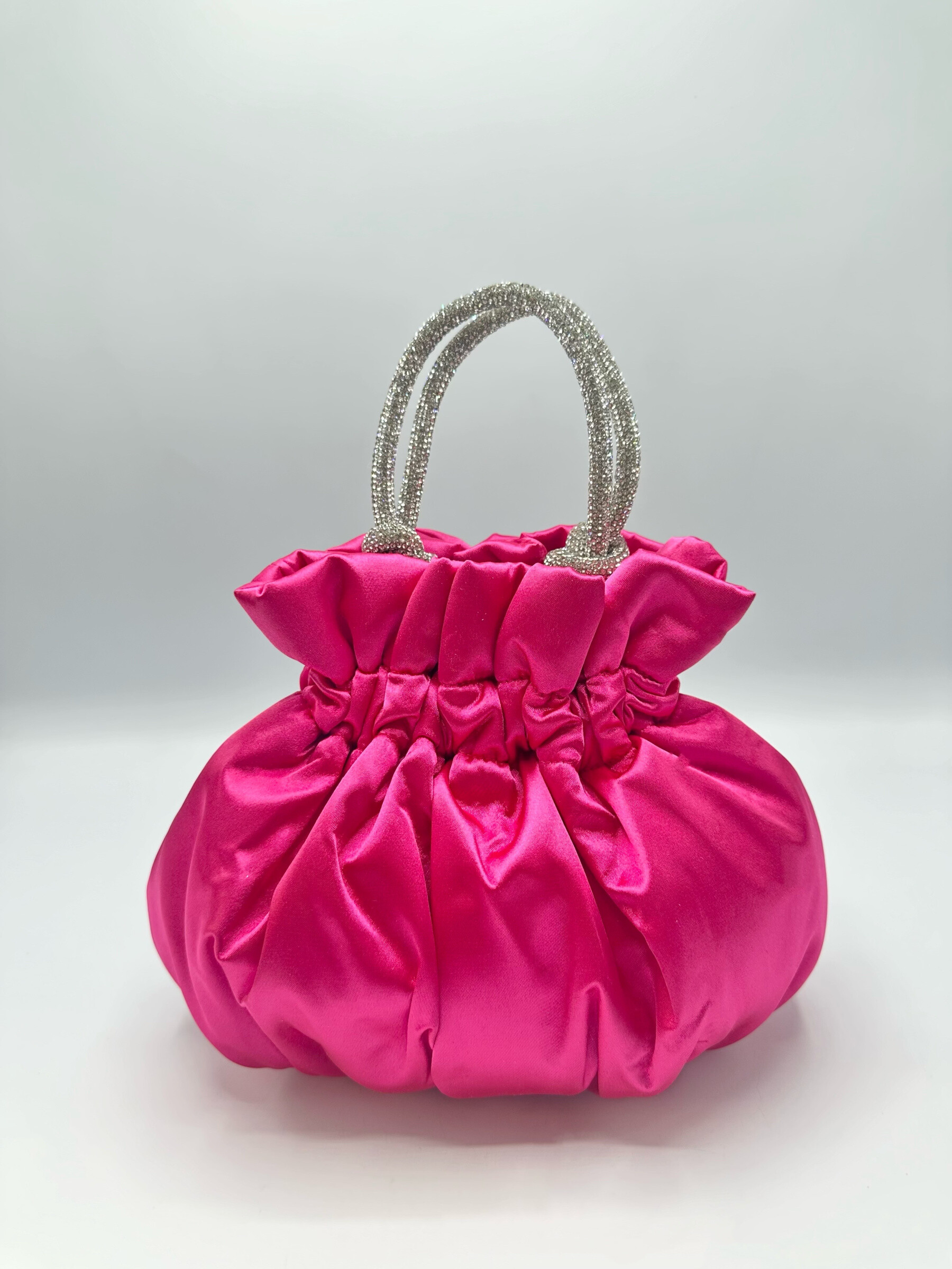 Grossiste KL - Sac bourse effet satin et strass