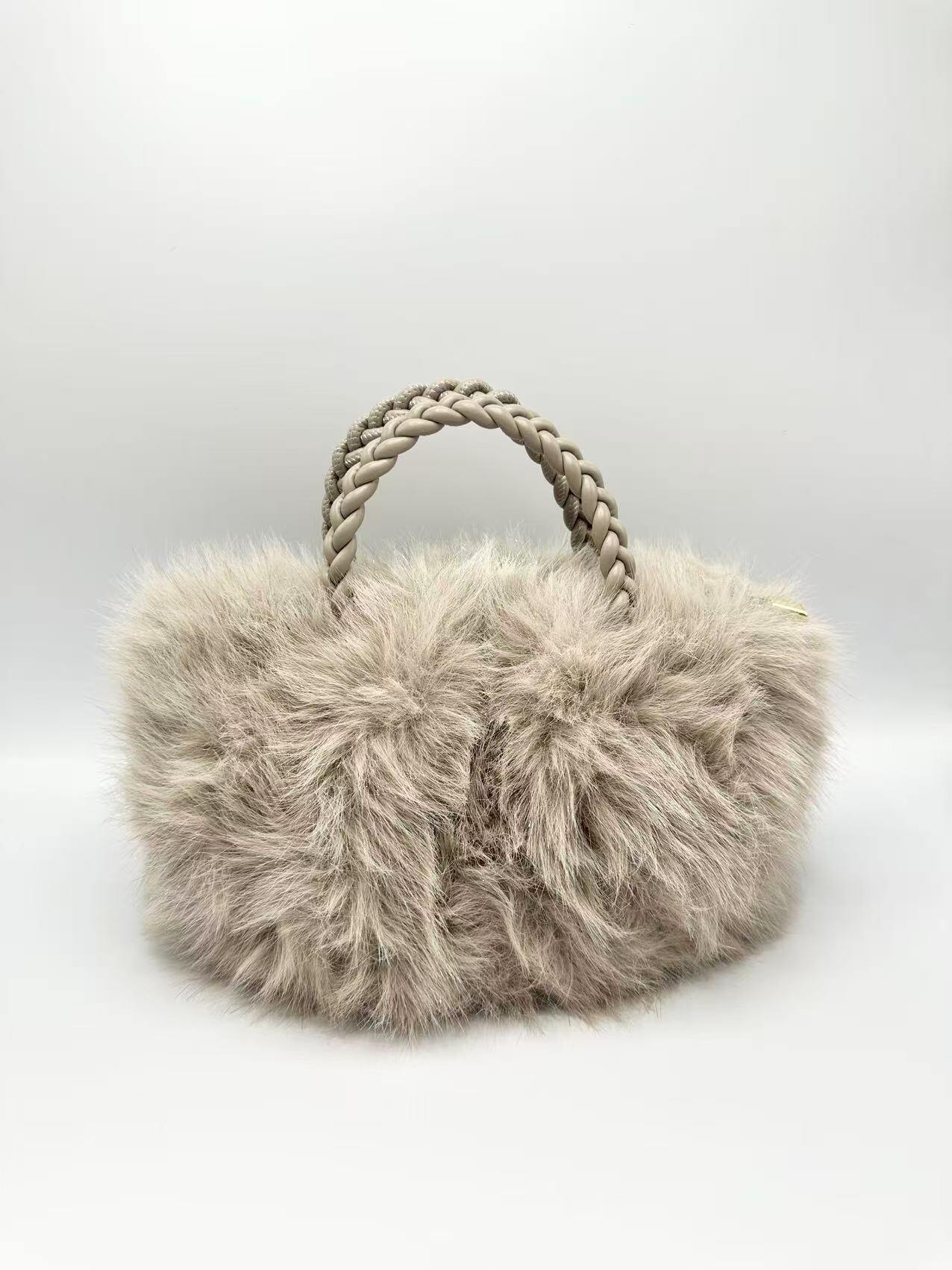 Wholesaler KL - Faux fur handbag