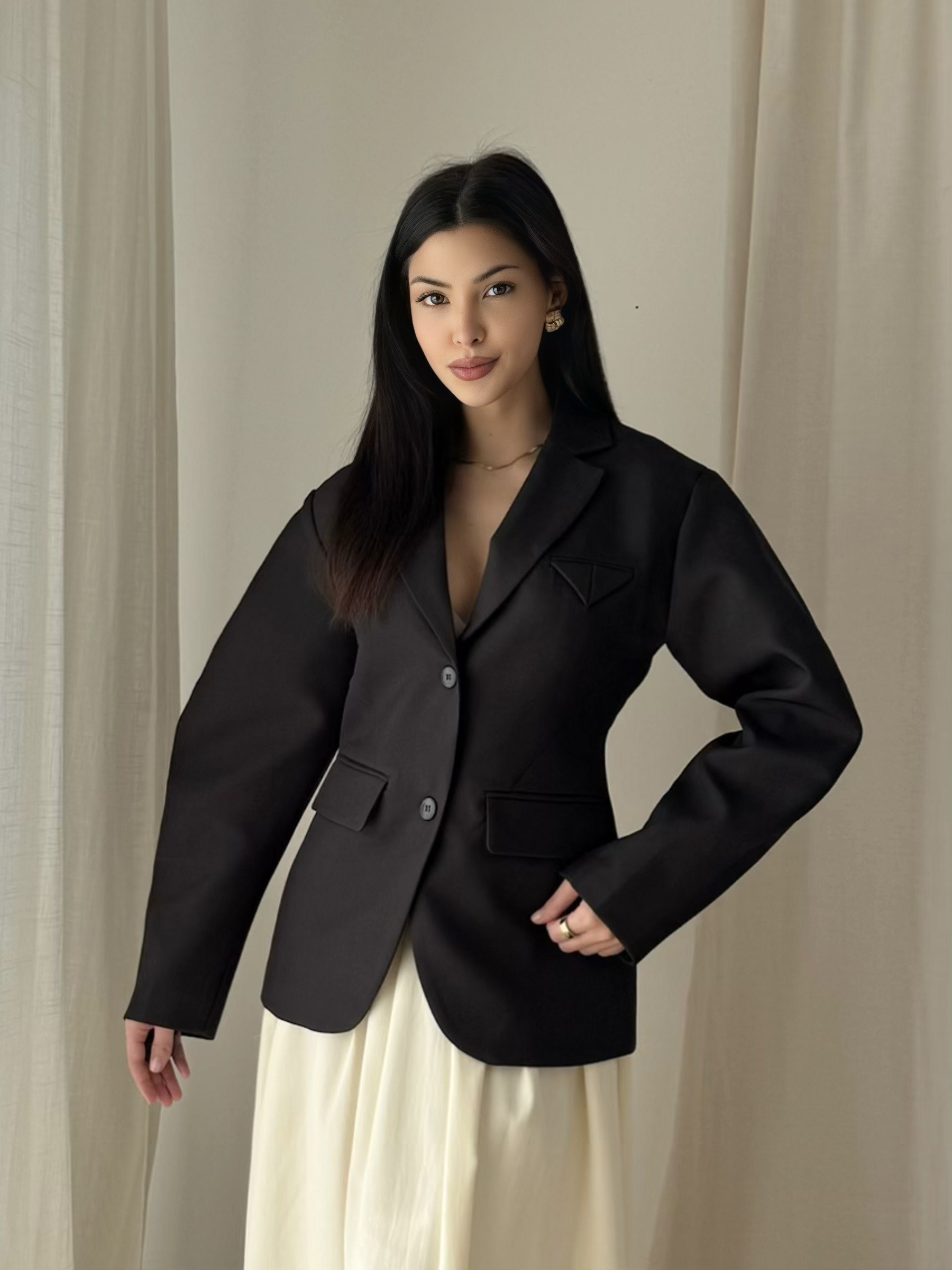 Grossiste Koolook - Blazer Architecturé Cintré à Manches Incurvées et Détail Couture