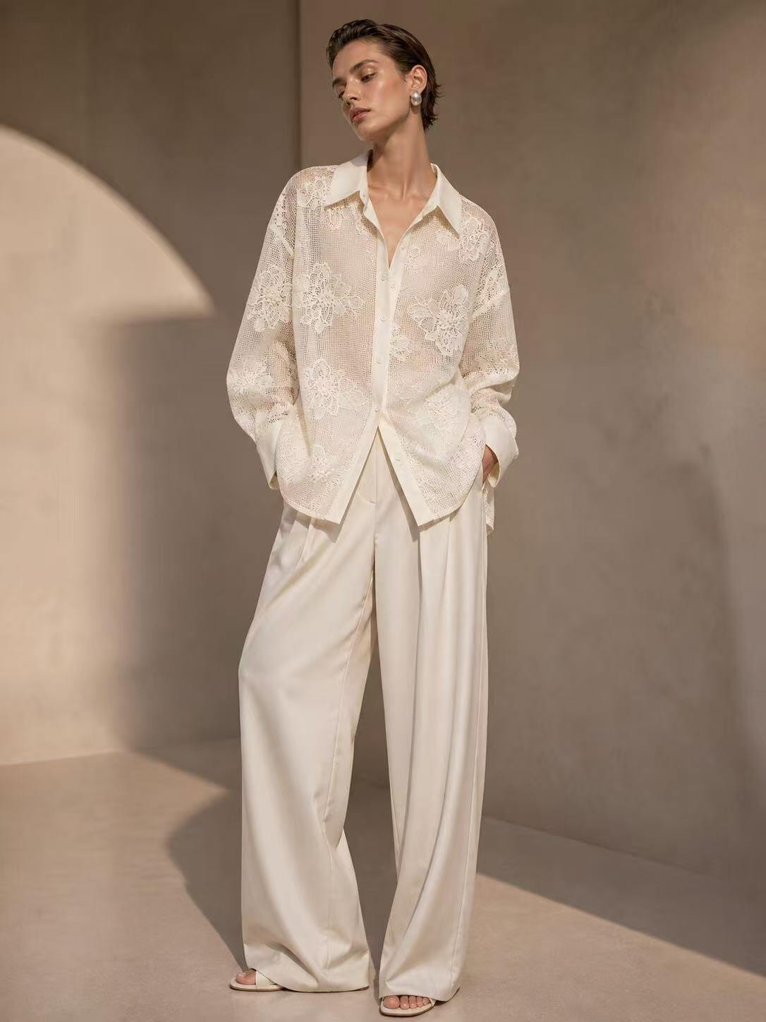 Wholesaler Kothè - Women's polyester blouse with floral lace embroidery