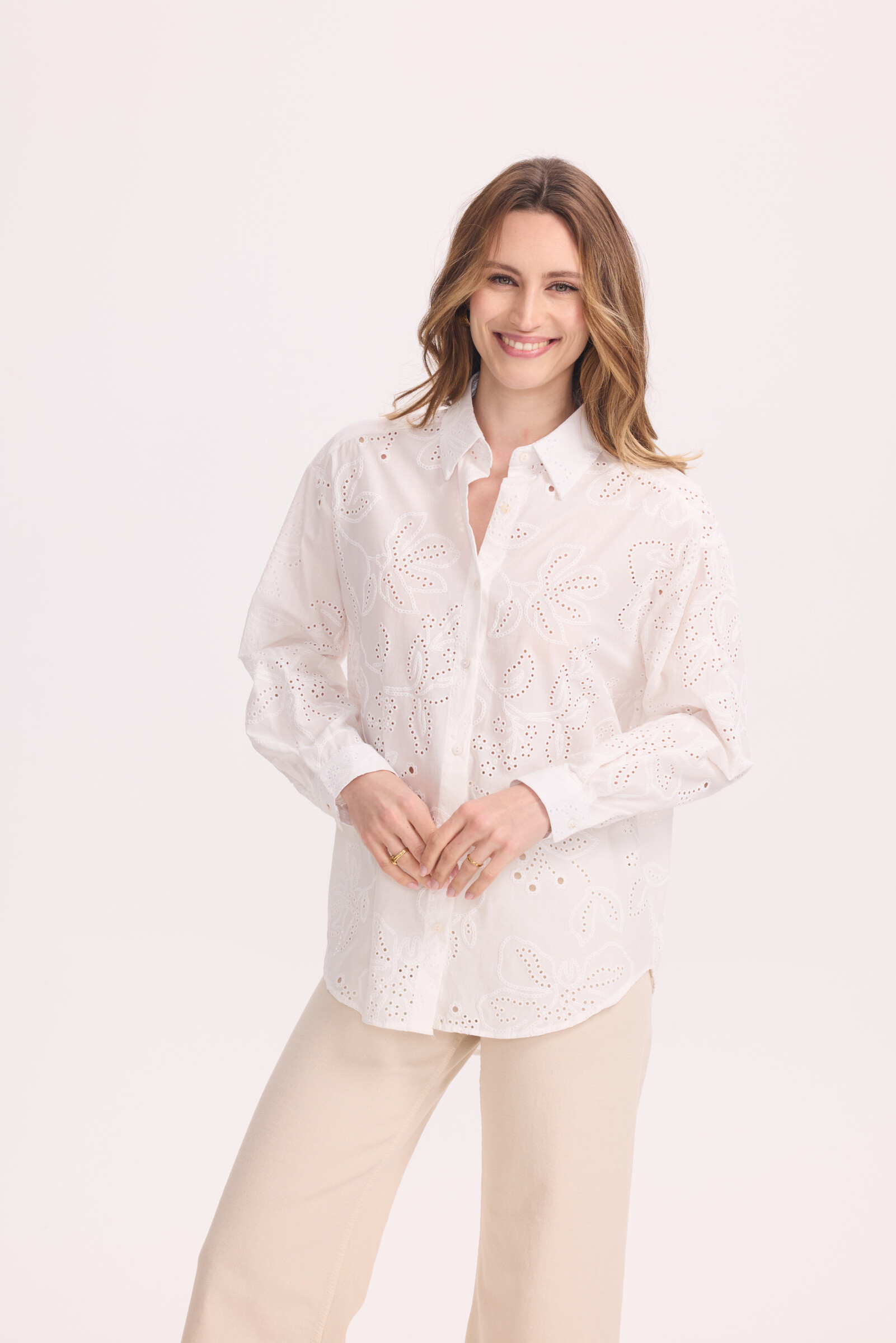 Wholesaler KY CREATION - Cotton shirt with two -color flower motif