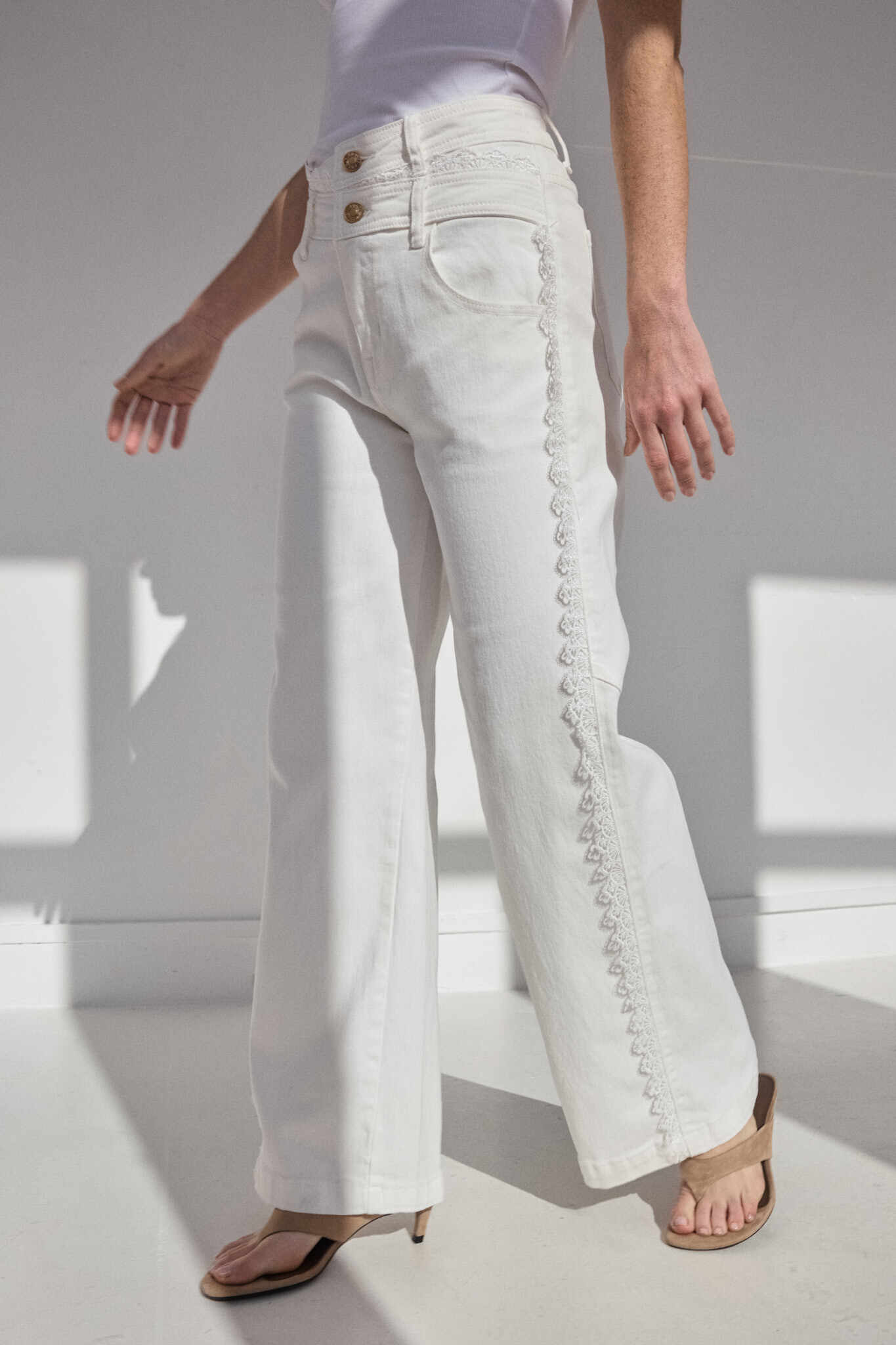 Grossista KY CREATION - Jeans a Gamba Larga / Vita Alta - Bordature di Pizzo