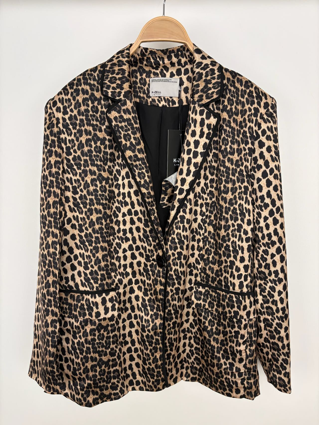 Wholesaler Kzell Paris - Animal print jacket with contrasting details