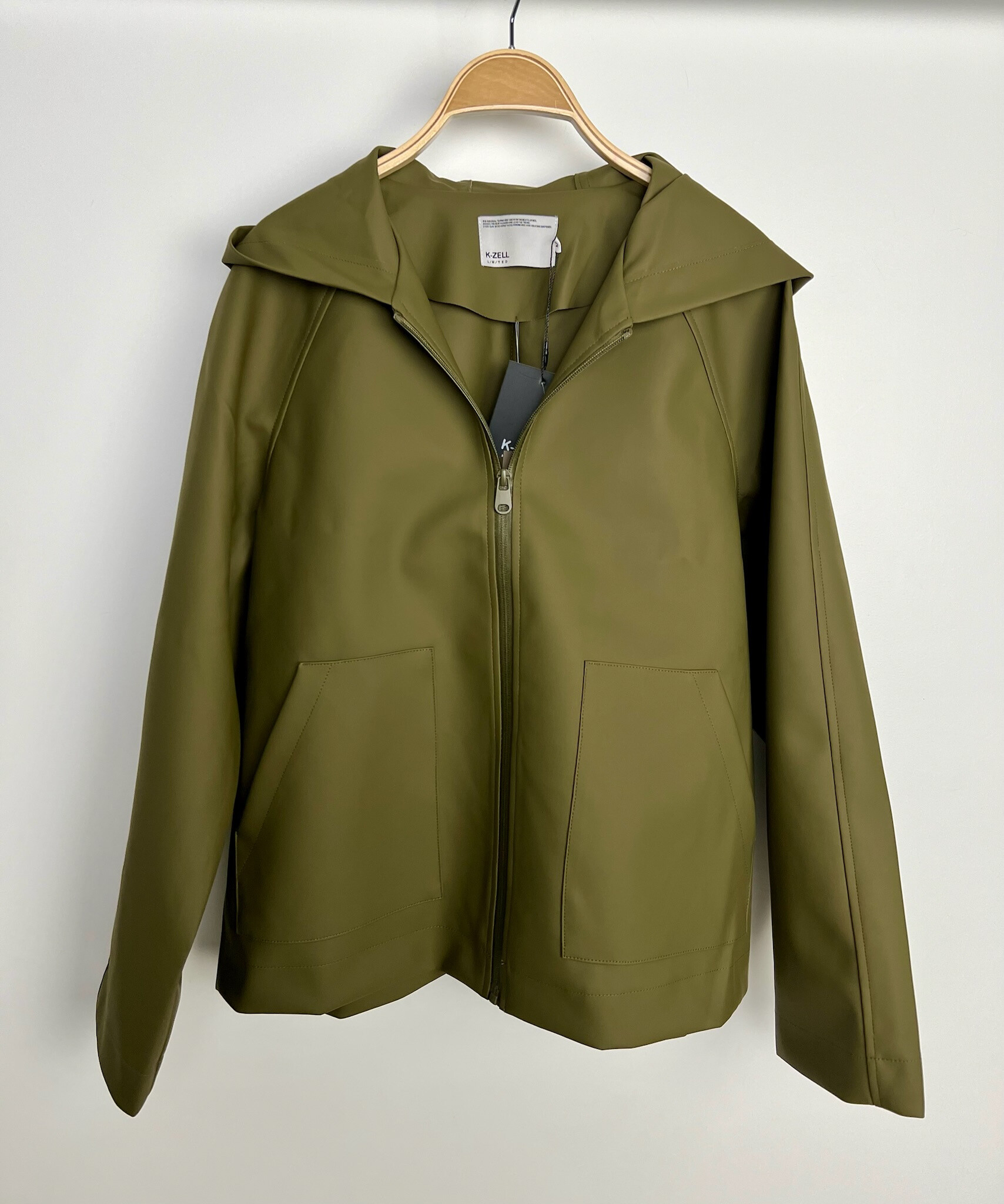Wholesaler Kzell Paris - SHORT WATERPROOF PARKA WITH HOOD