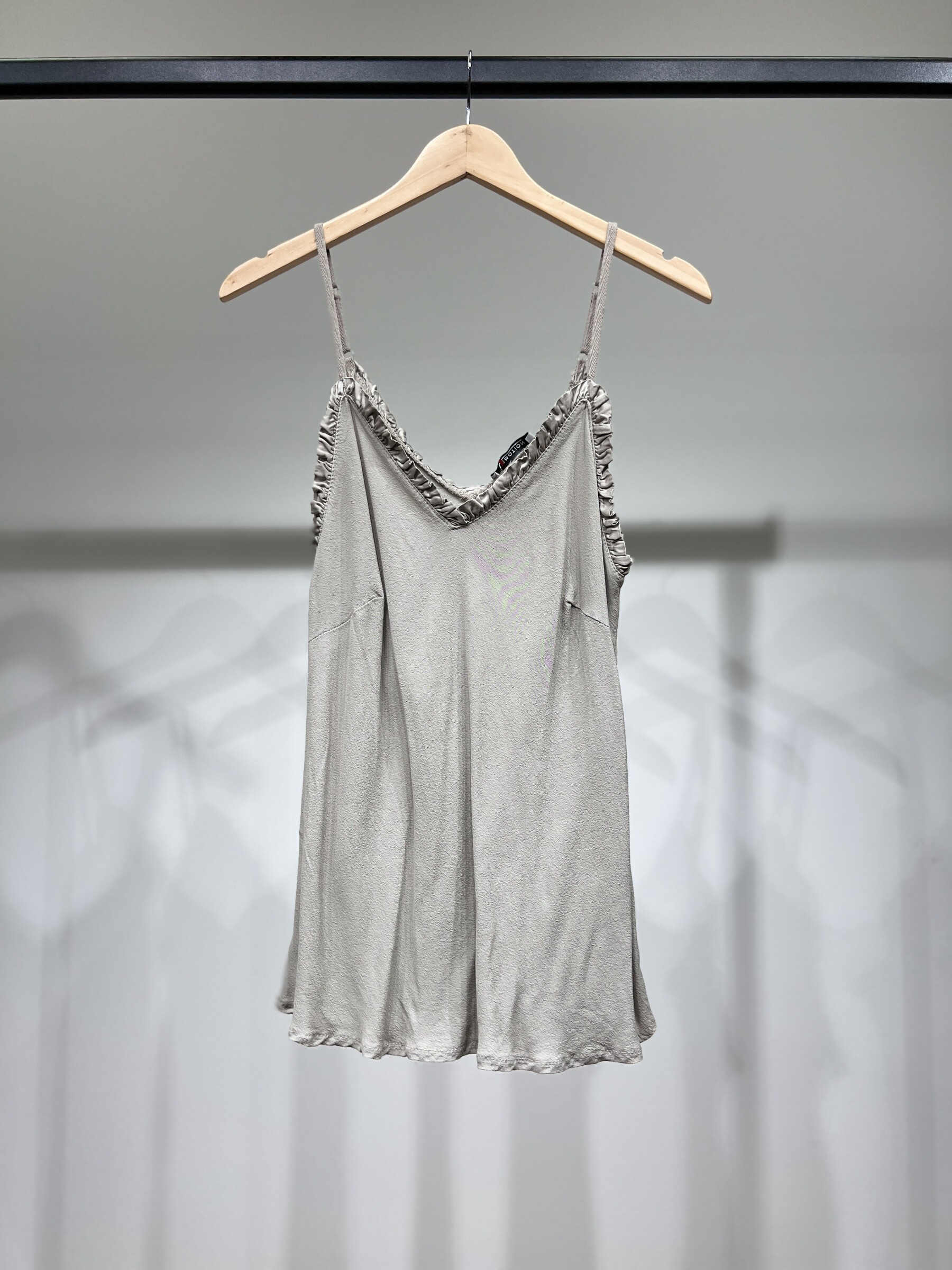 Grossiste L'Emotion - Débardeur Caraco Ajustable à Volants 100% Viscose