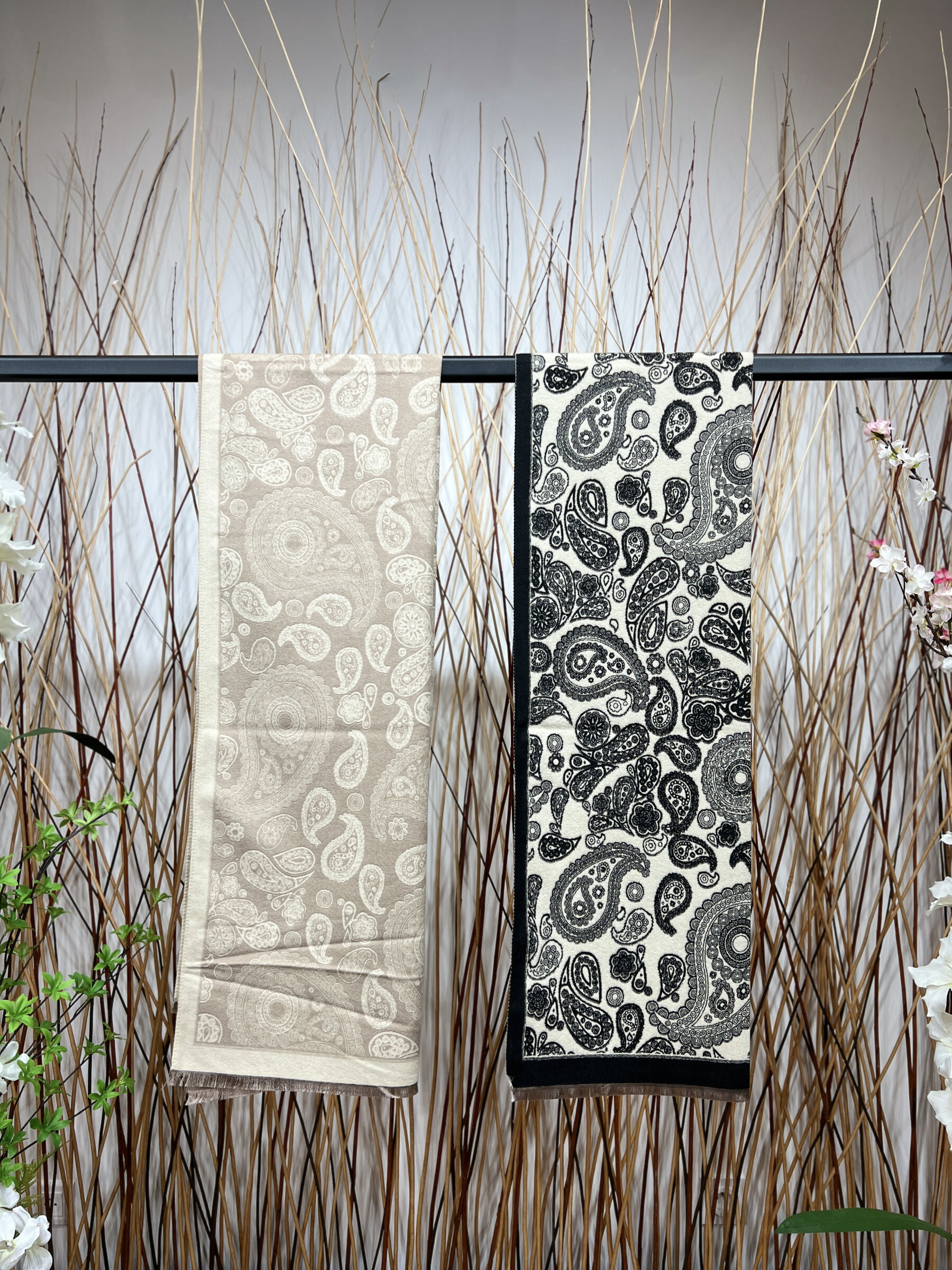 Wholesaler L'Emotion - Rectangular Scarf with Paisley Pattern 100% Viscose