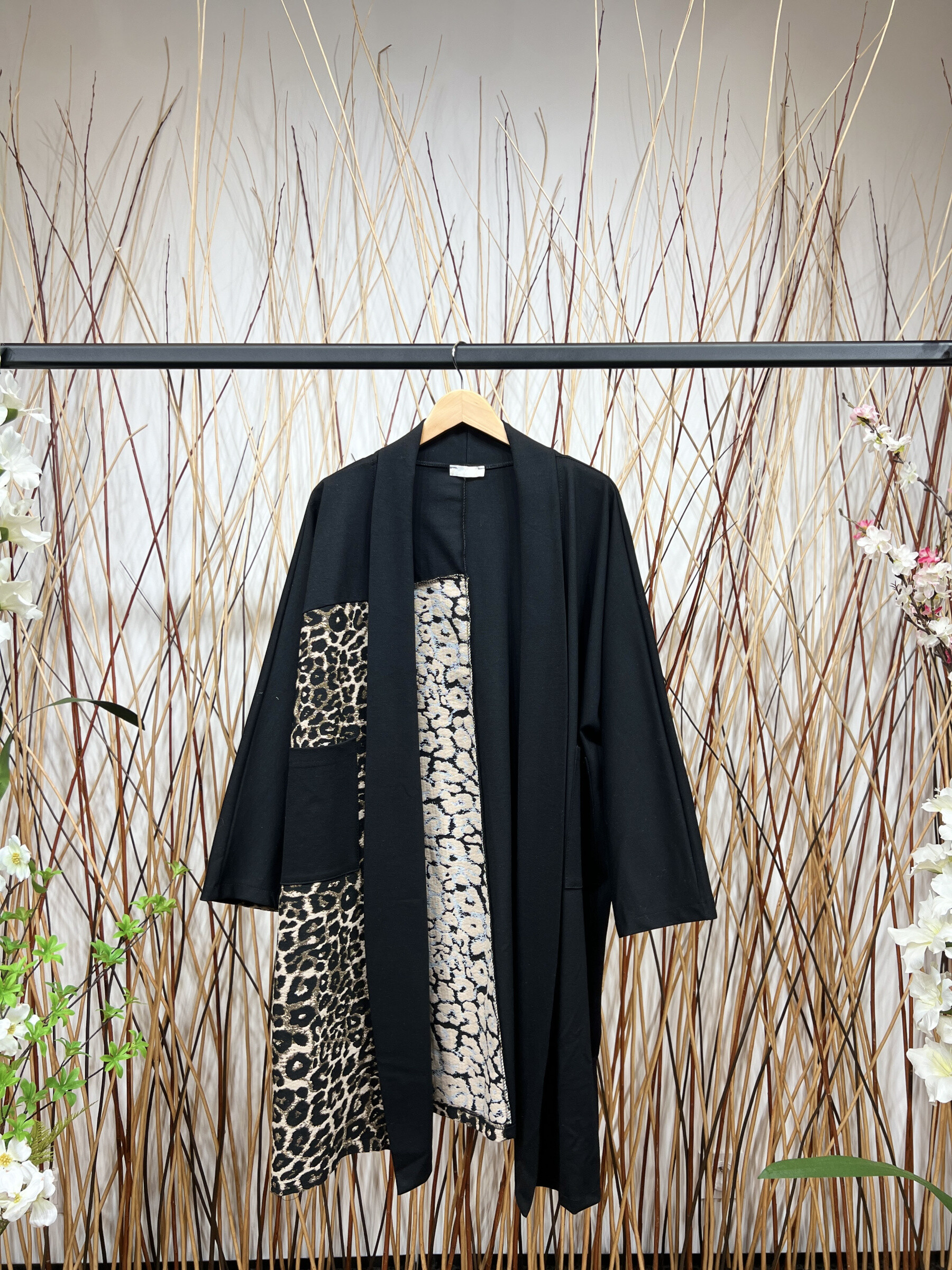 Grossiste L'Emotion - Kimono Manche Longue Bi-Matière Motif Léopard Asymétrique