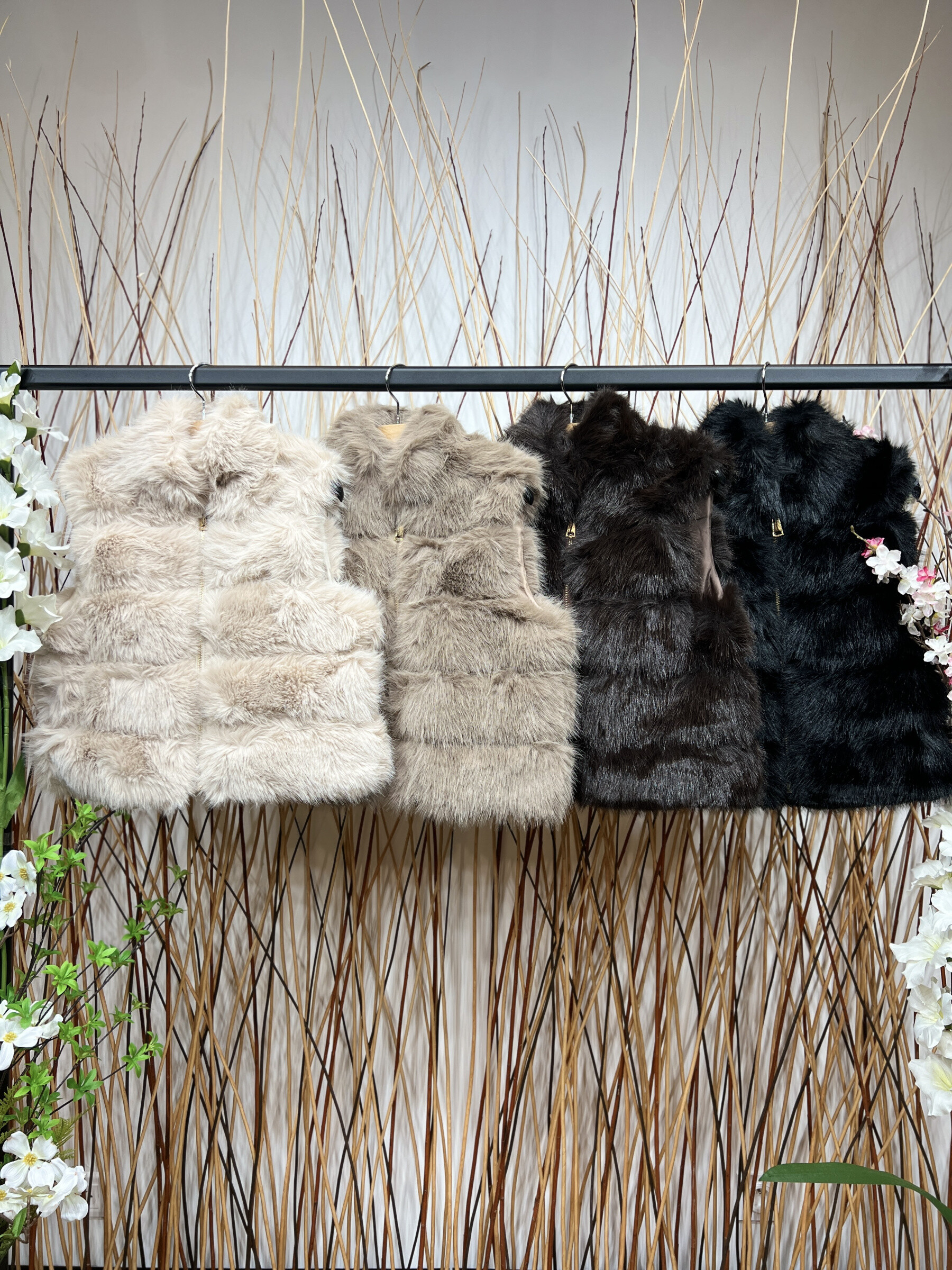 Wholesaler L'Emotion - Fur Vest Wide Knit Acrylic Size 38-48