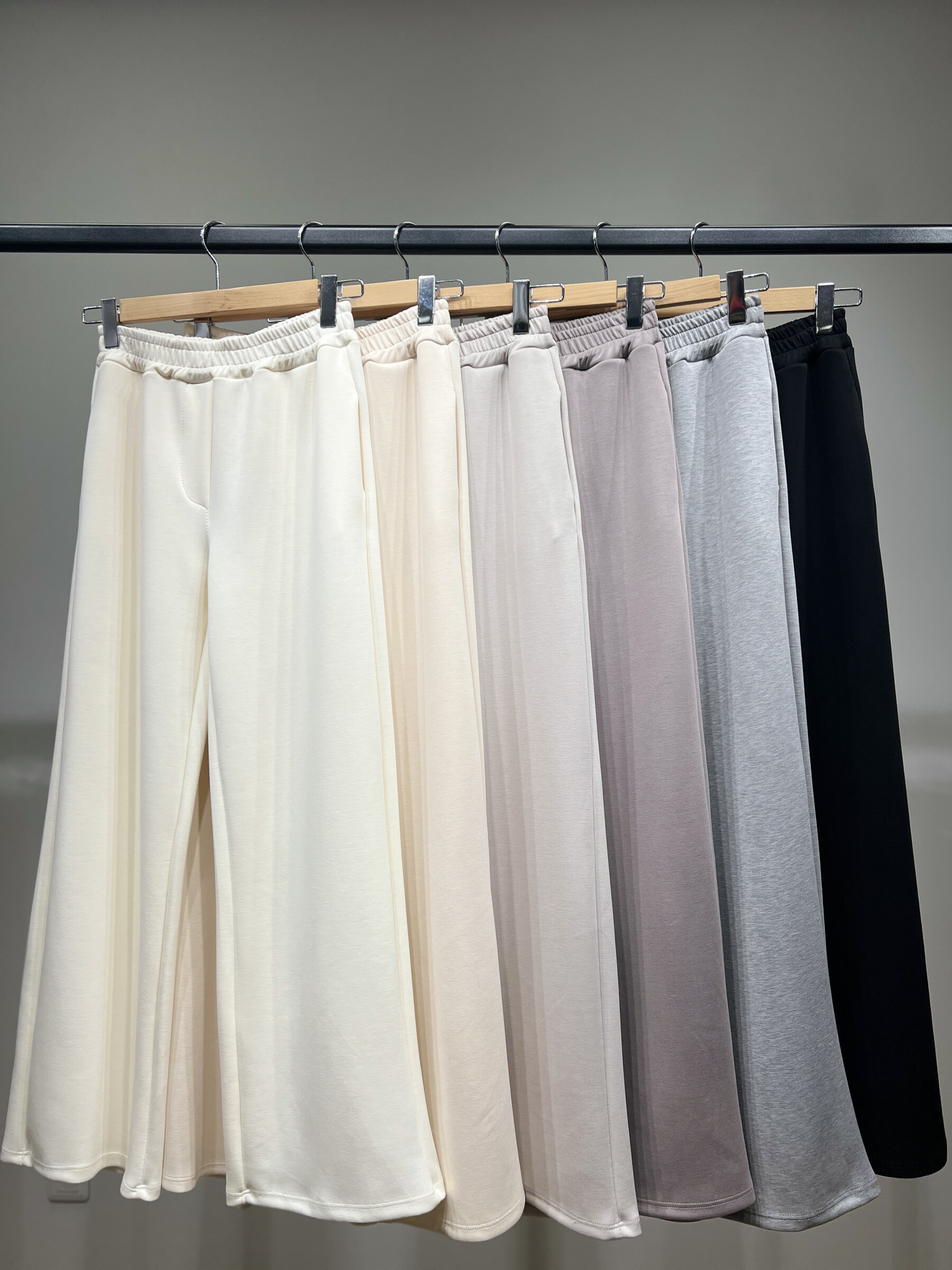 Wholesaler L'Emotion - Comfort Trousers Straight Cut Elastic Waist Size 36-46