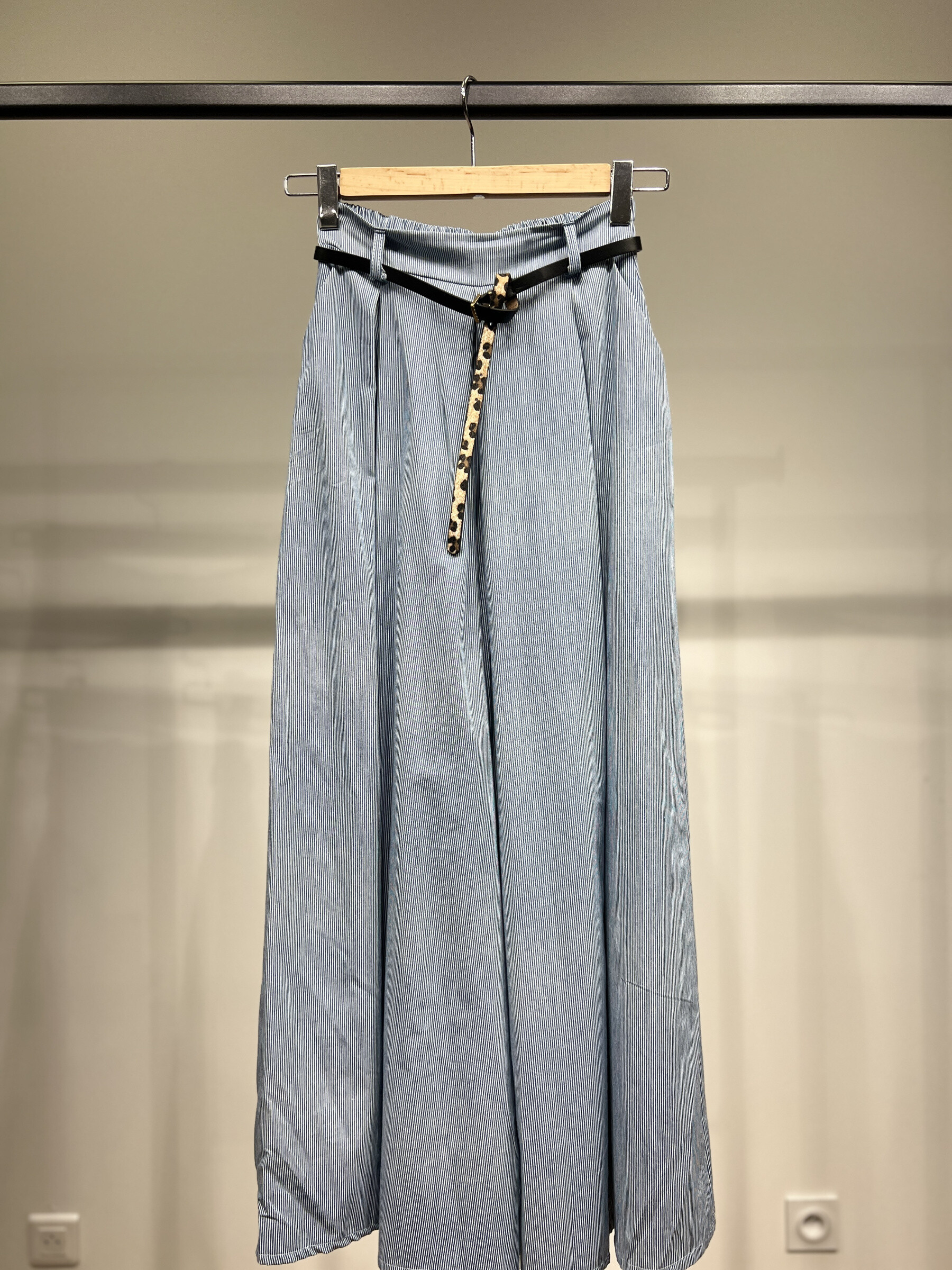 Wholesaler L'Emotion - Elastic size stripes pants with 100% cotton leopard belt