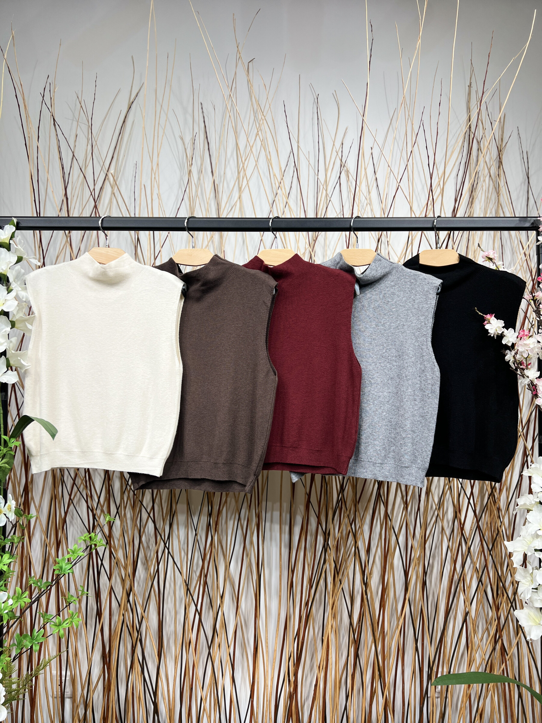 Wholesaler L'Emotion - Lightweight Knitted Sweater Sleeveless High Neck Viscose Nylon Size 36-44