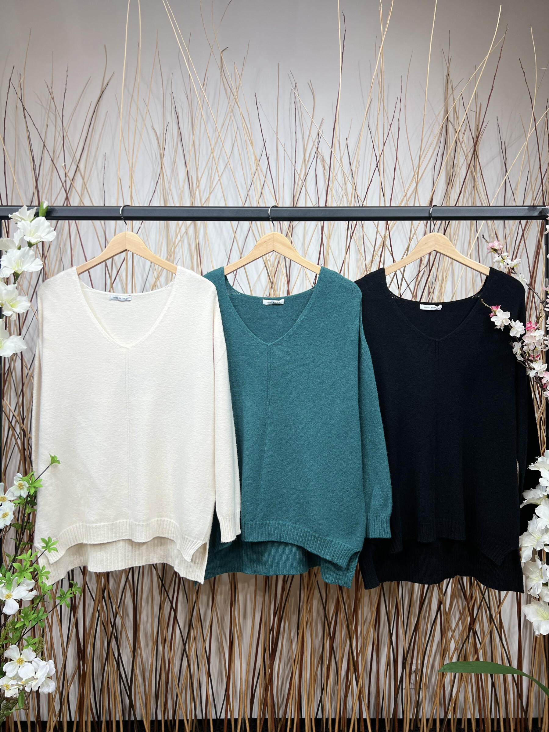 Wholesaler L'Emotion - Loose V-Neck Long Sleeve Fine Knit Sweater