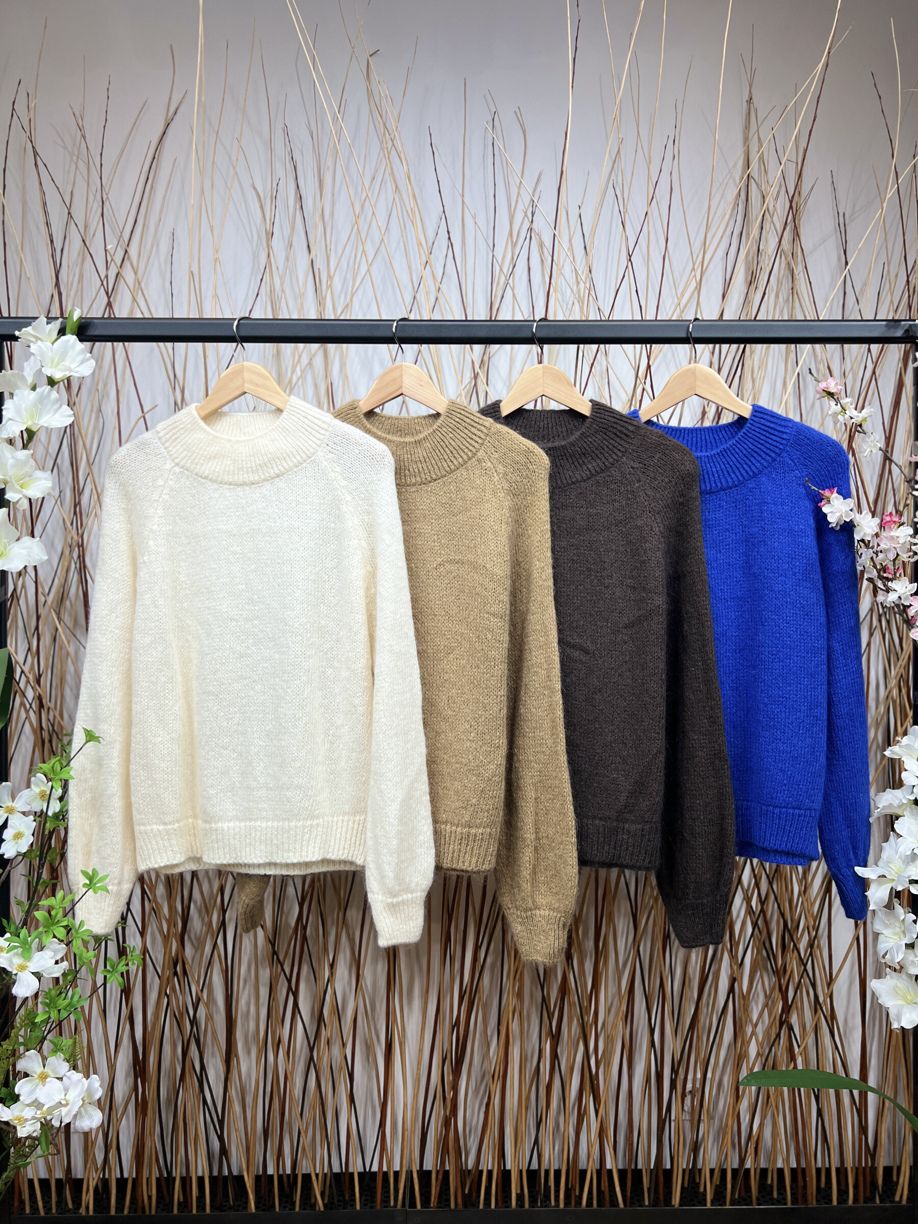 Wholesaler L'Emotion - Cable Knit Sweater Round Ribbed Neckline 10%% Mohair