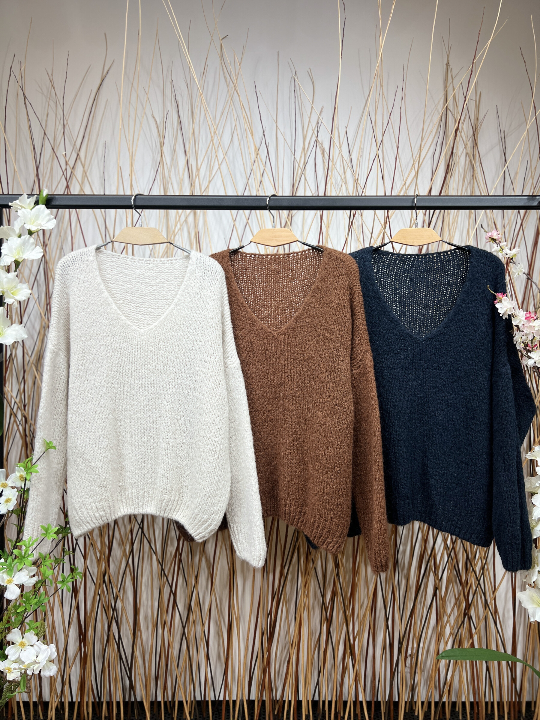 Wholesaler L'Emotion - Wide Knit Sweater Open V Neck Long Sleeve 20% Mohair