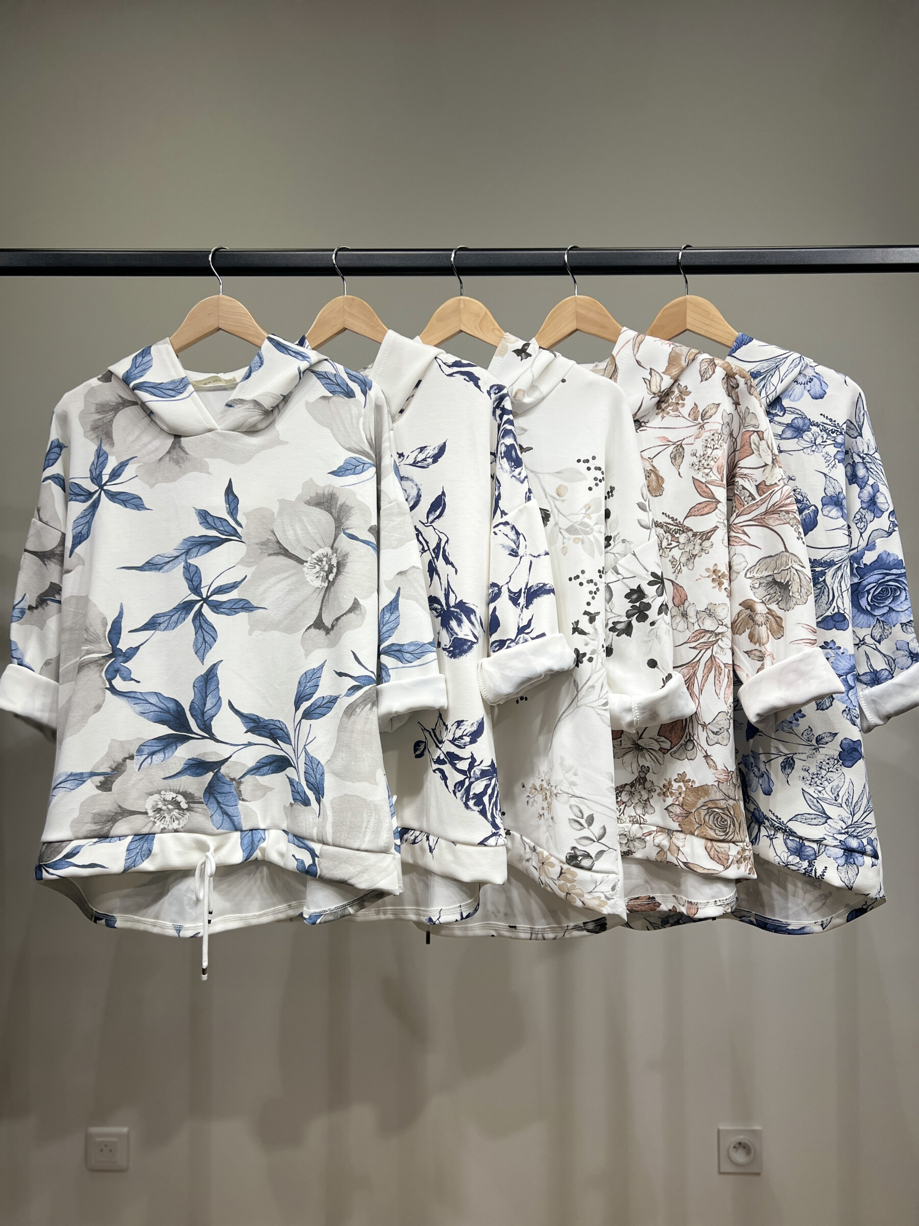 Wholesaler L'Emotion - Hoodie cord with porcelain porcelain flower size 38-44