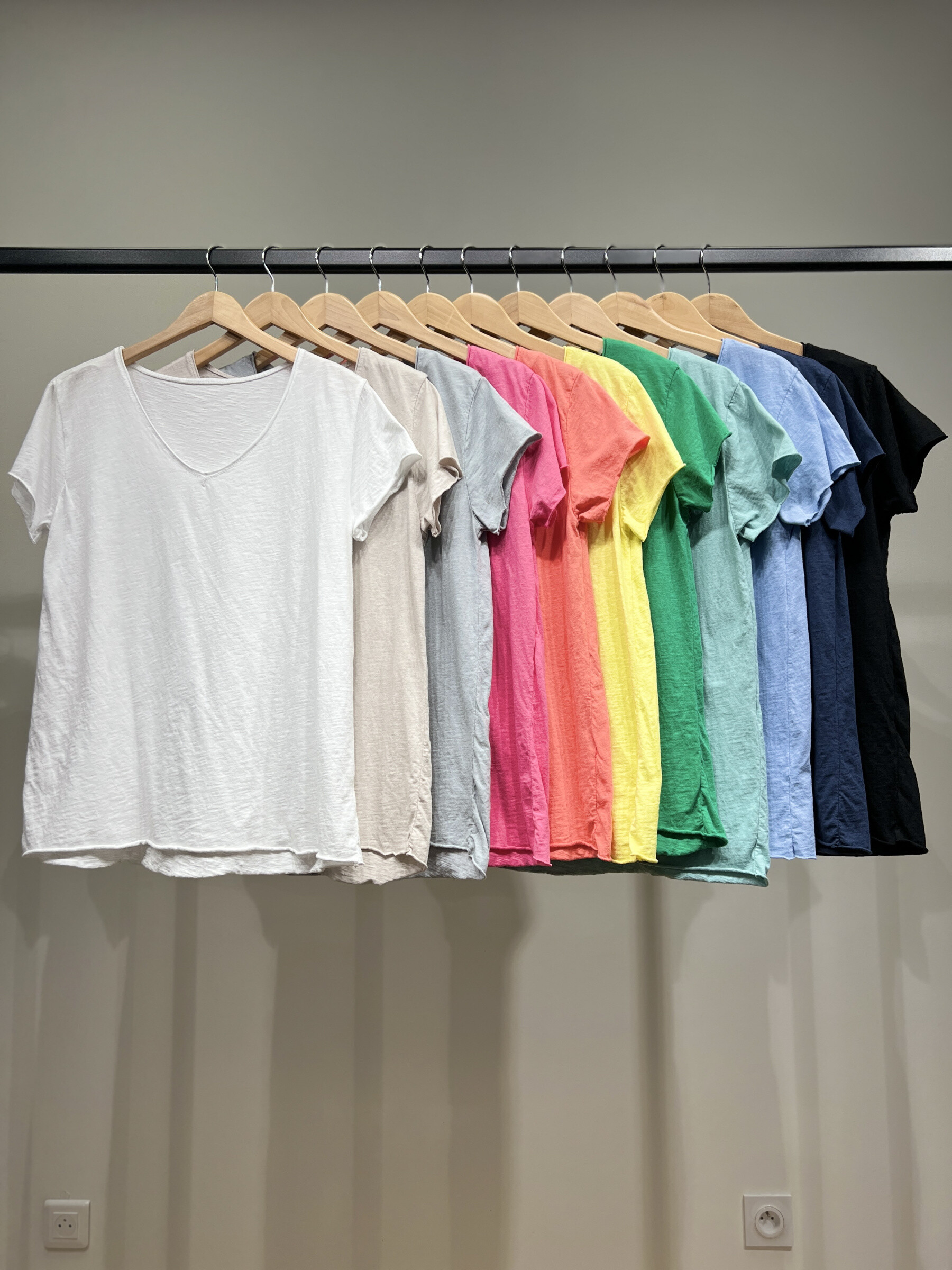 Grossiste L'Emotion - T-Shirt Manche Courte Col Rond 100% Coton Taille 38-44