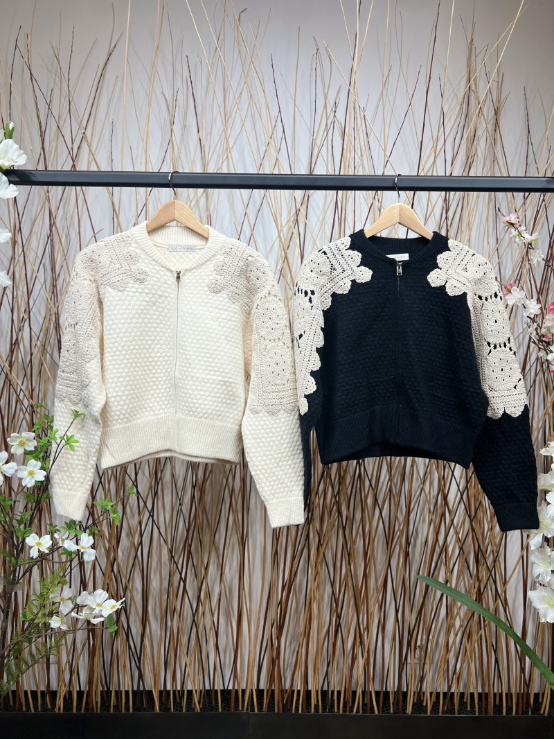 Wholesaler L'Emotion - Zipped Jacket Shoulder Embroidered Decoration Relief Effect
