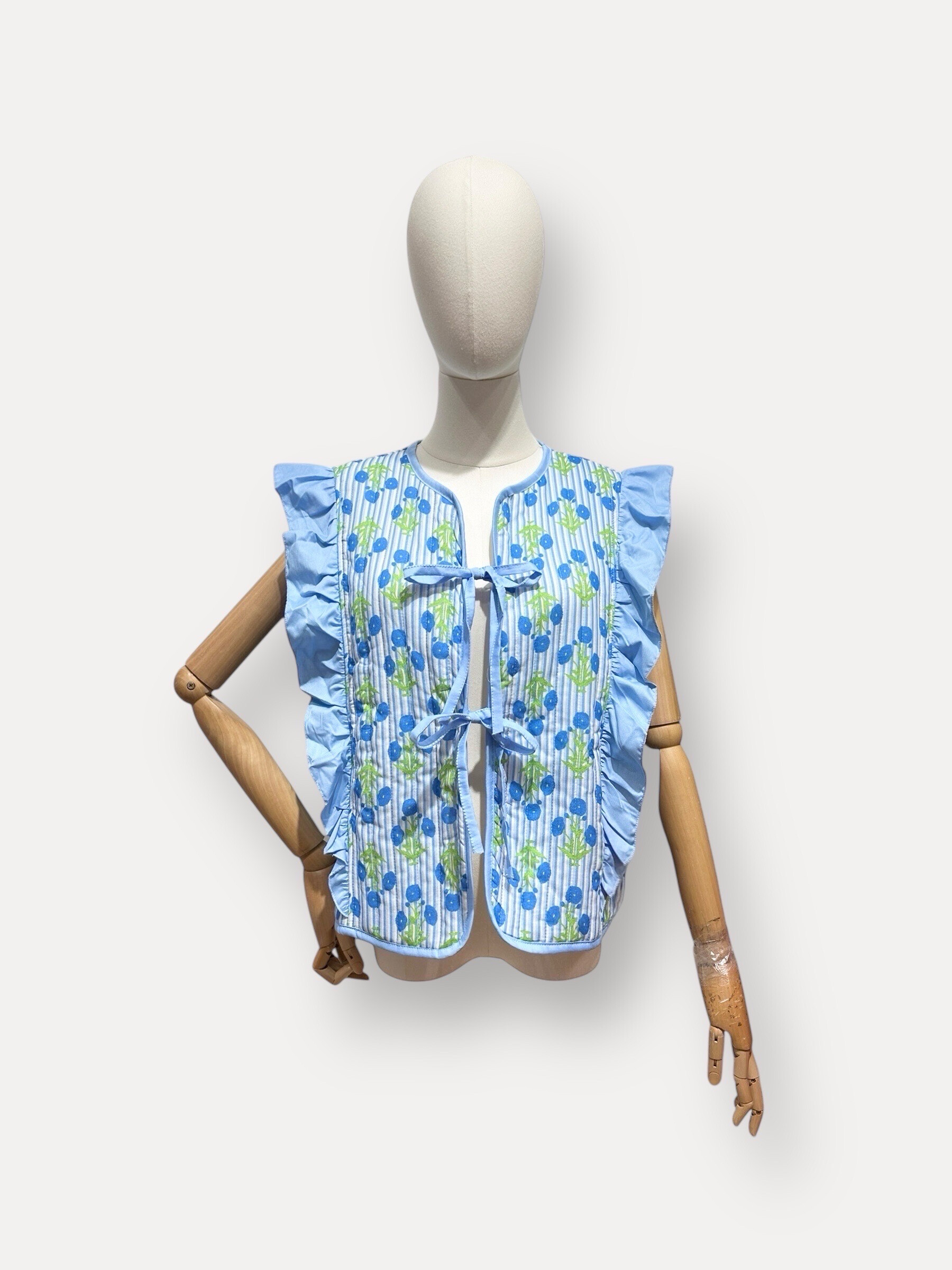 Wholesaler L'ESSENTIEL - Sleeveless quilted vest steering wheel with floral patterns