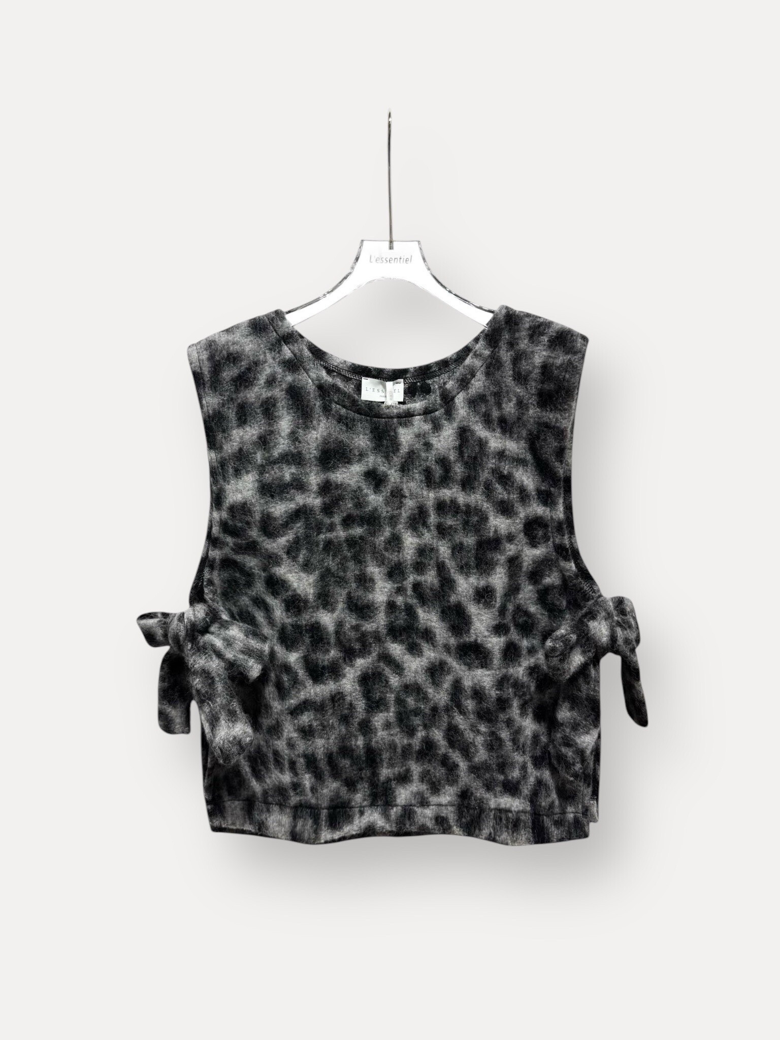 Wholesaler L'ESSENTIEL - Sleeveless sleeve waistcoat open on the sides with leopard pattern