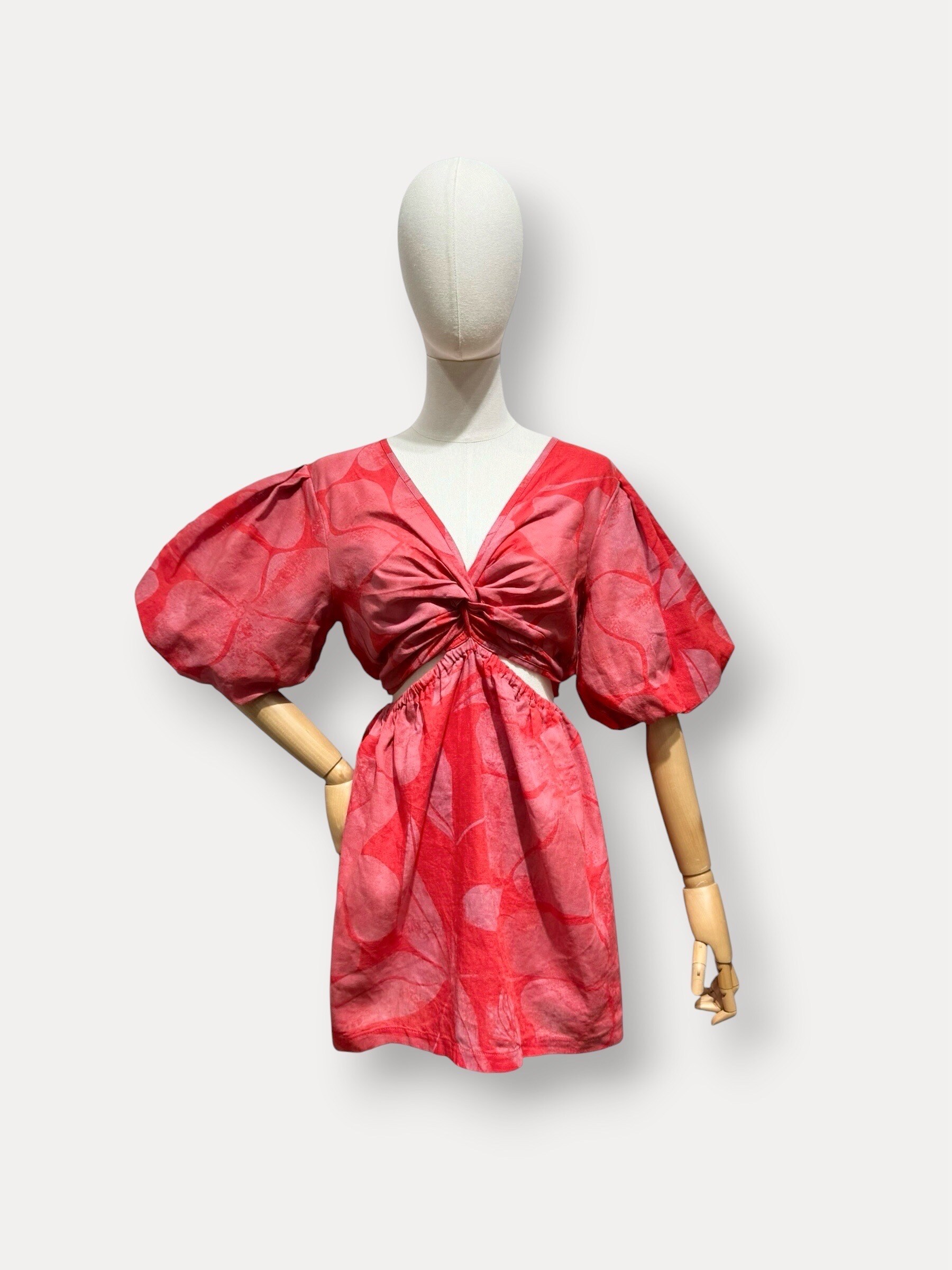 Großhändler L'ESSENTIEL - Kurzes Kleid mit Puffärmeln, Taillenausschnitt, offenem Rücken aus bedrucktem Leinen