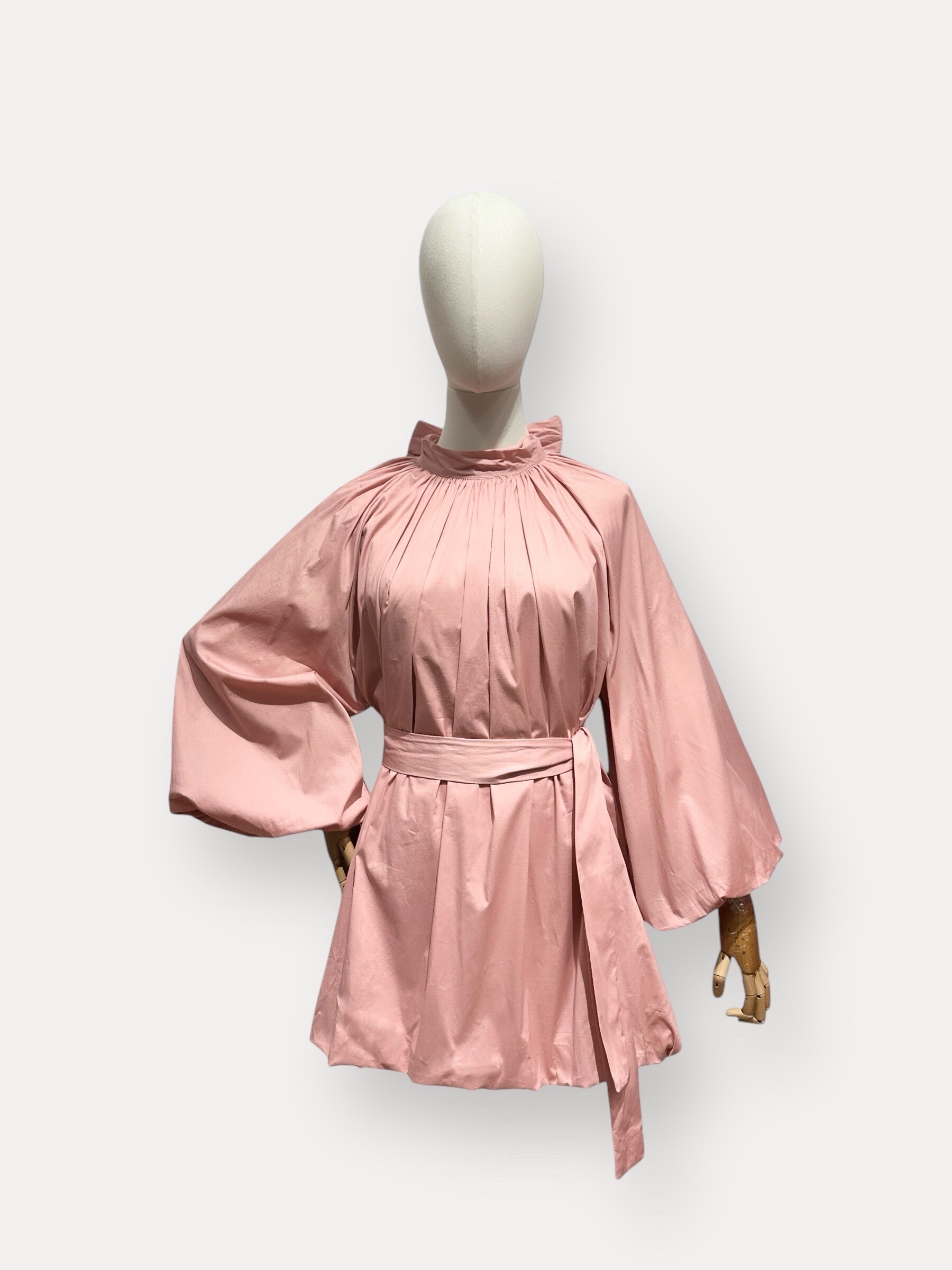 Grossiste L'ESSENTIEL - Robe Uni Courte À Manches Longues Ballon Avec Col À Noué