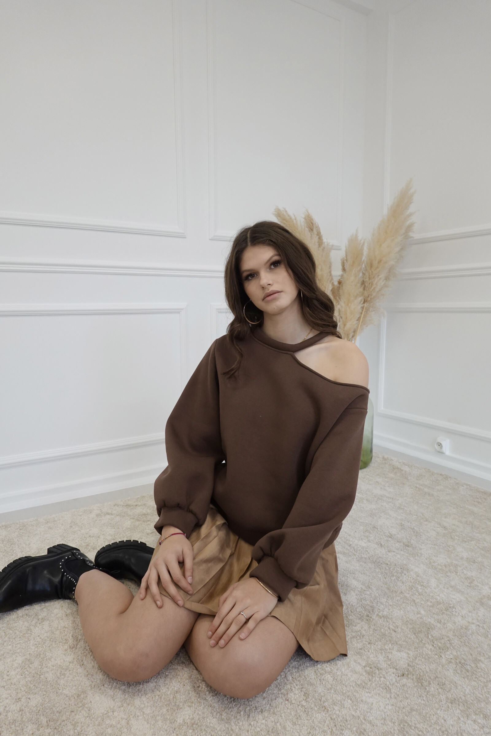 Wholesaler L'ESSENTIEL - Marianna Plain Asymmetrical Sweater With Long Sleeves With Open Shoulder