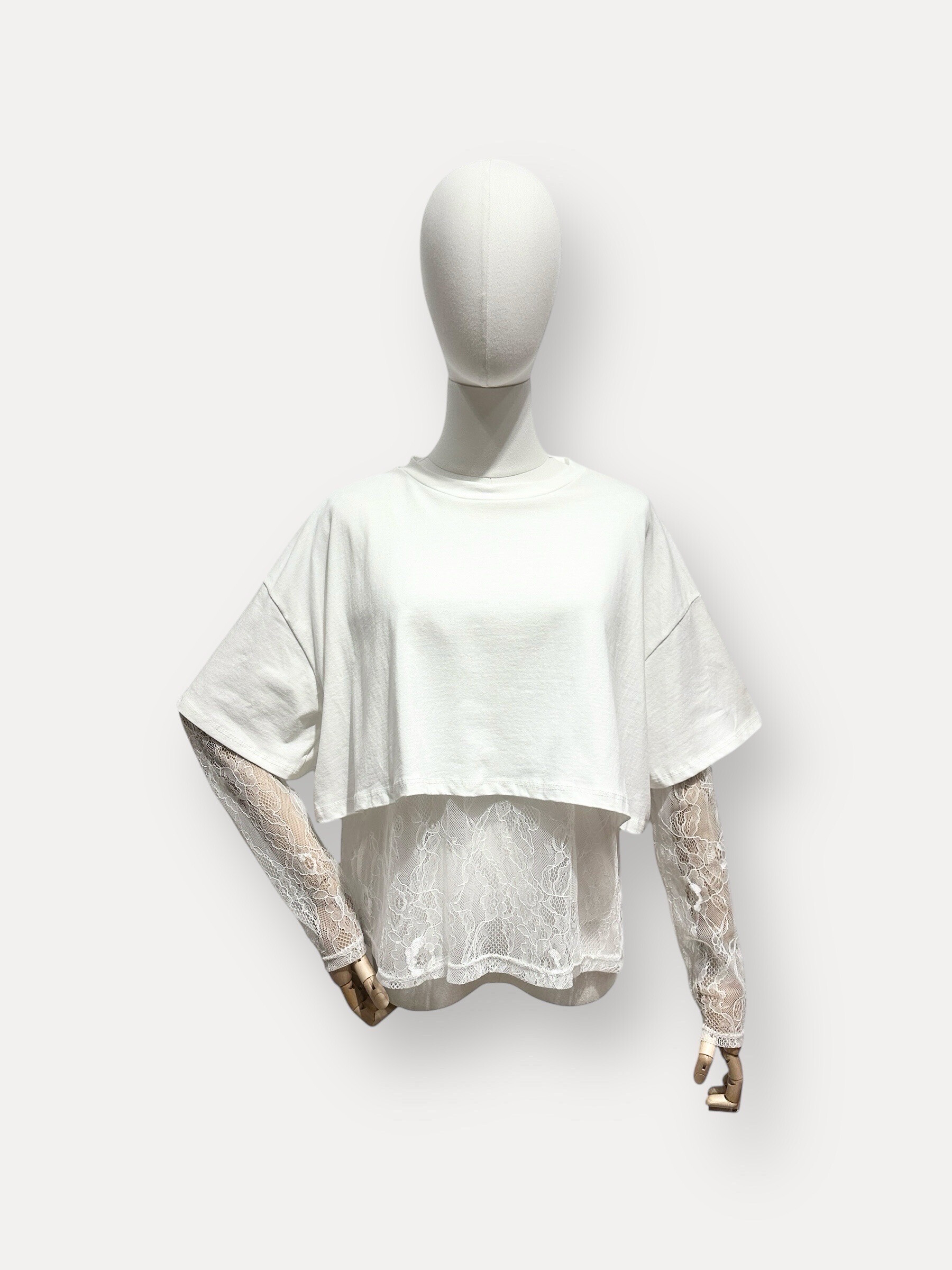 Wholesaler L'ESSENTIEL - Uni crop t-shirt with lace sleeves