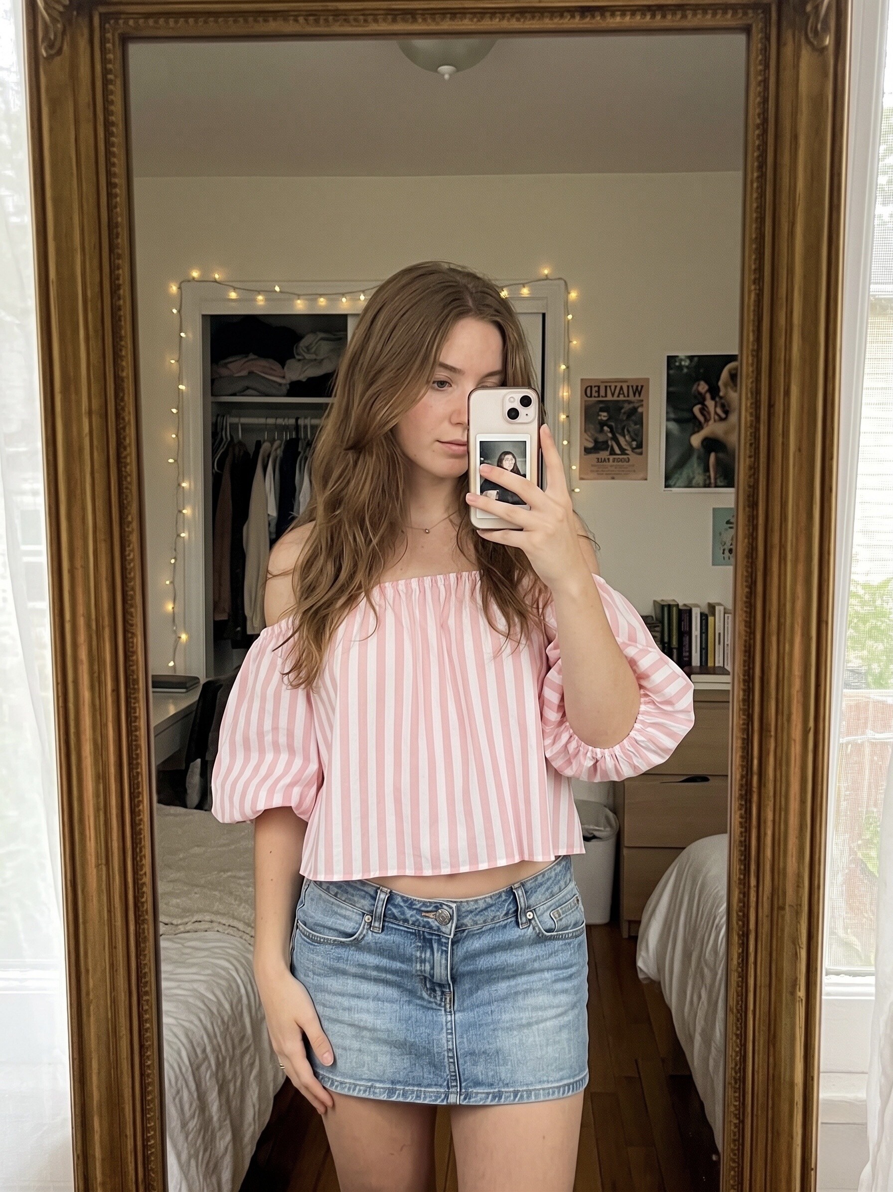 Großhändler L'ESSENTIEL - Gestreiftes Off-Shoulder-Top mit Bootsausschnitt und kurzen Ballonärmeln
