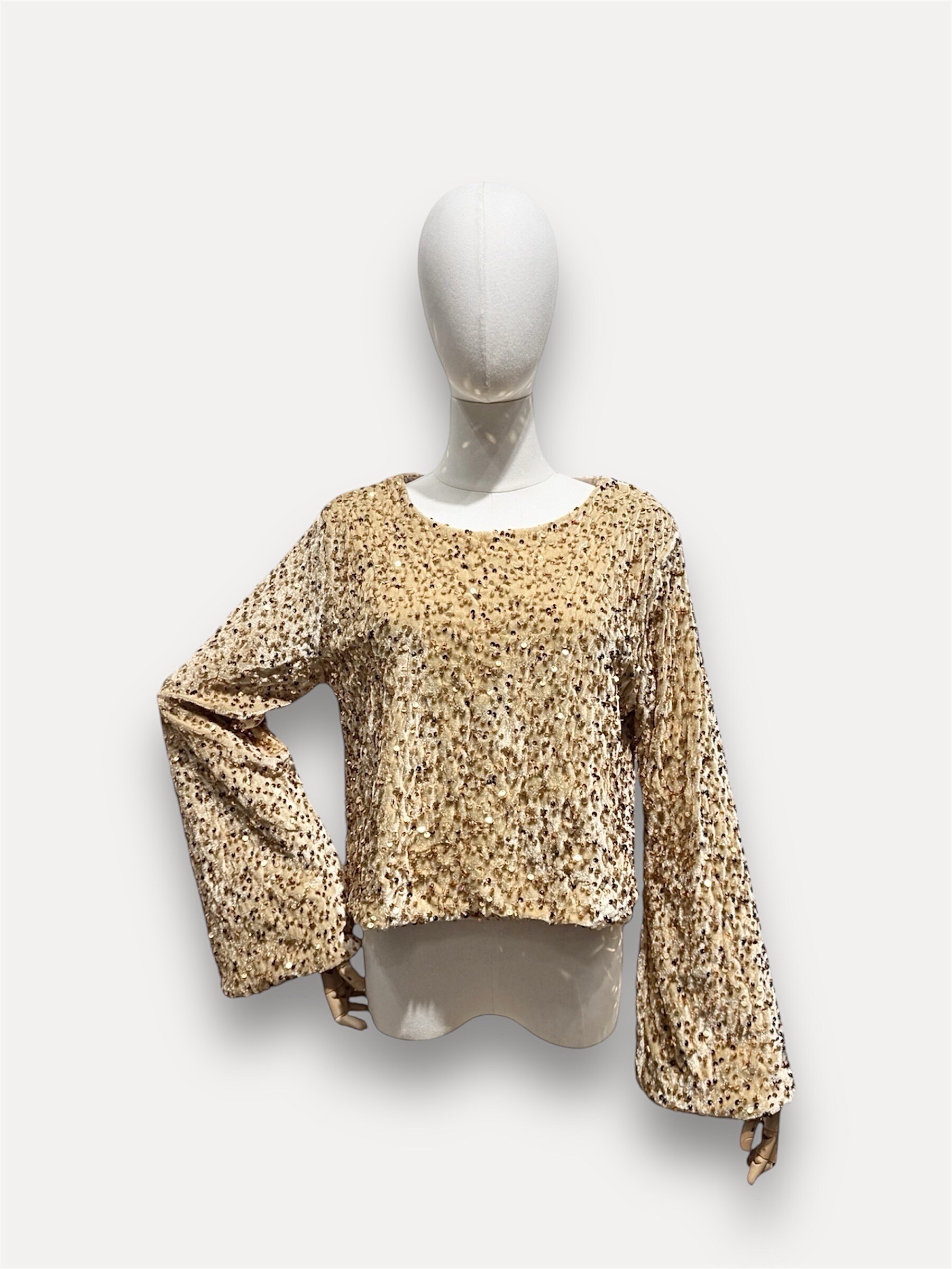 Wholesaler L'ESSENTIEL - ASTRID Long Sleeve Velvet Top with Sequins