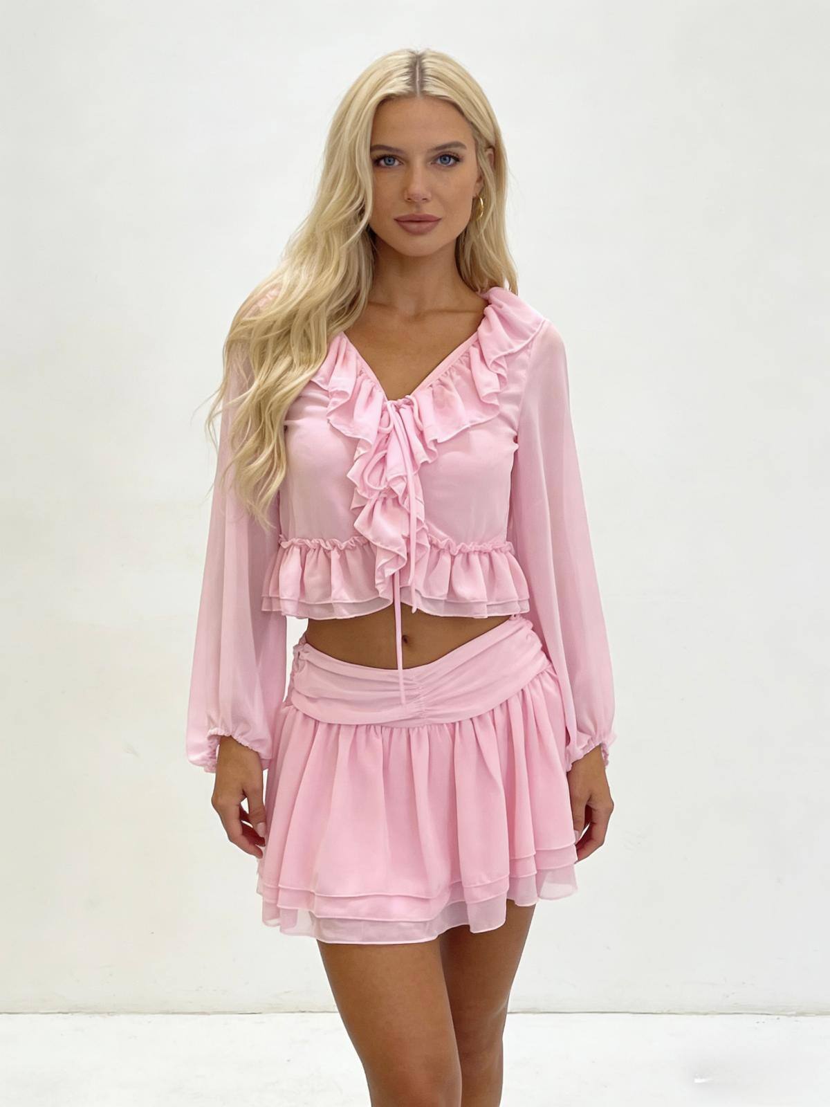 Grossiste L8 - Ensemble volanté femme avec short intégré – Blouse romantique & jupe-short fluide