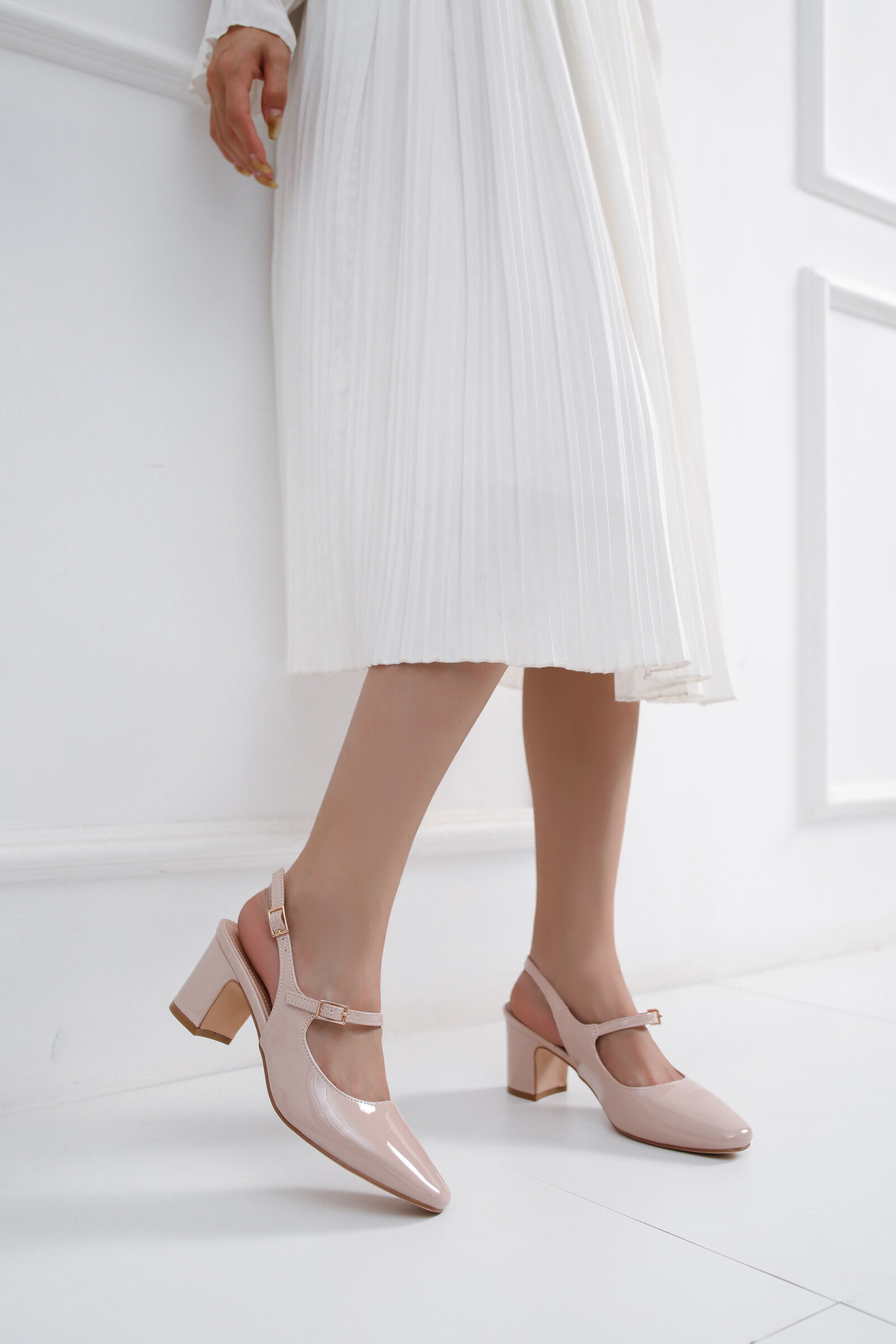 Wholesaler La Bottine souriante - Patent leather slingback pumps with heel