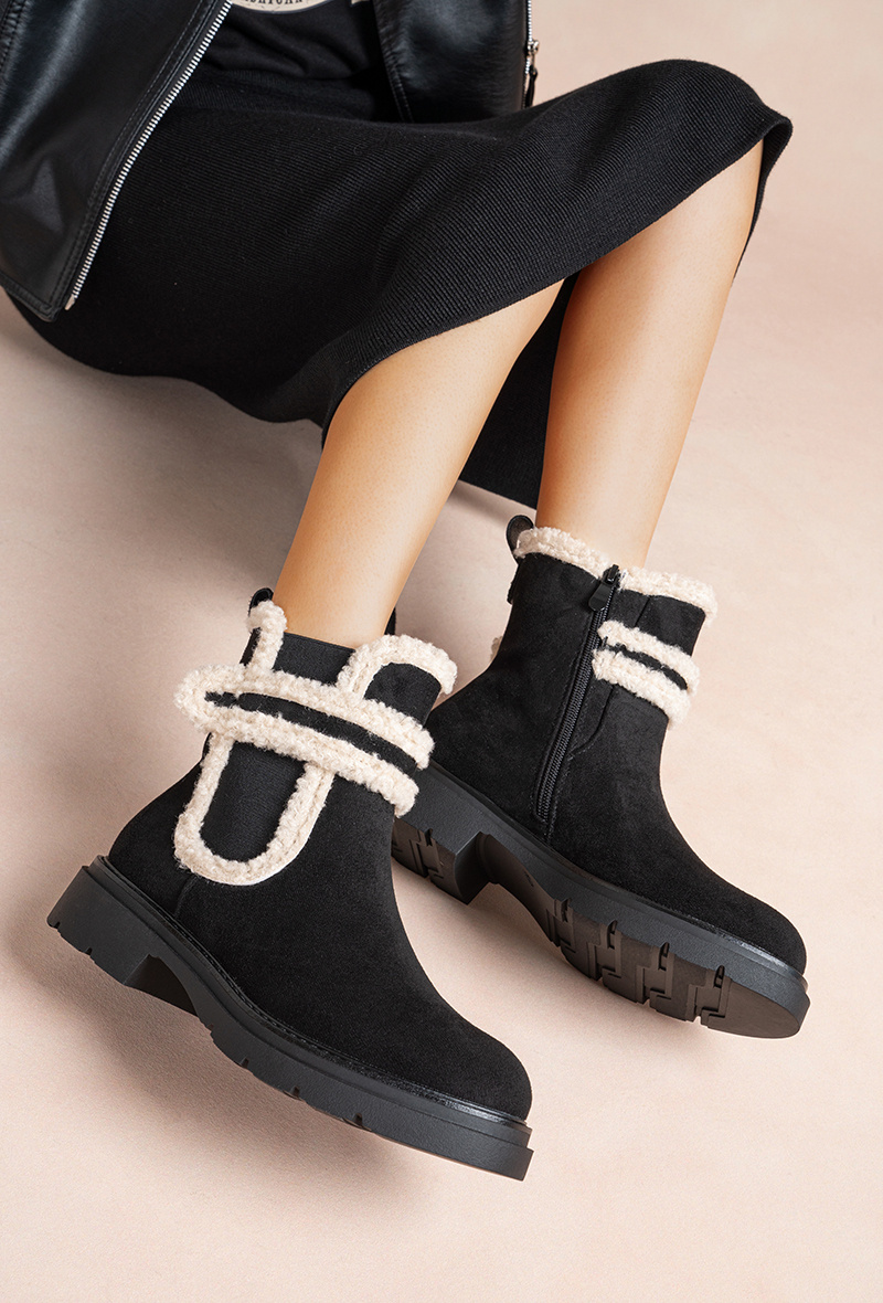 Grossista Lady Glory - Stivaletti pelosi con fibbia - stile invernale e comfort
