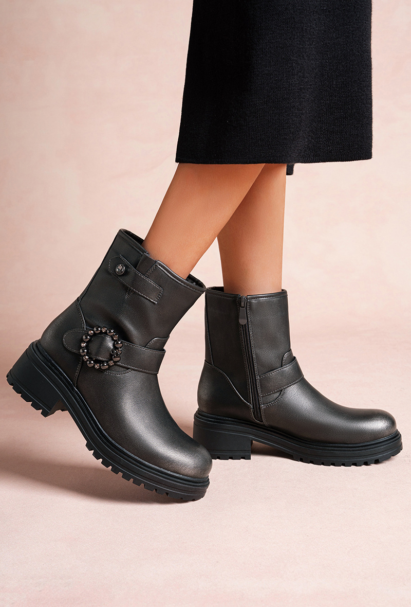 Wholesaler Lady Glory - Black ankle boots with decorative buckle
