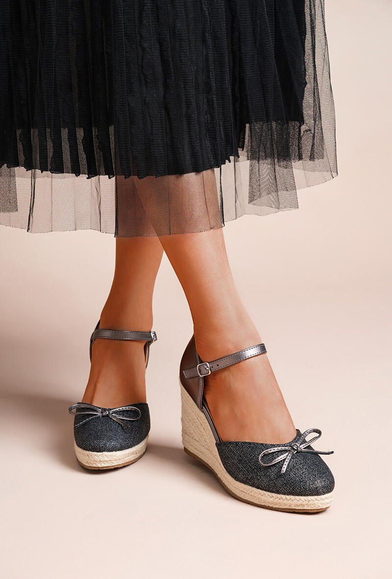 Wholesaler Lady Glory - Suede hubs with studded details - retro and chic look