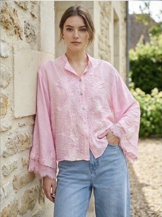 Wholesaler LAFÉEROSE - 8079 Bohemian Blouse with Long Sleeves and Lace