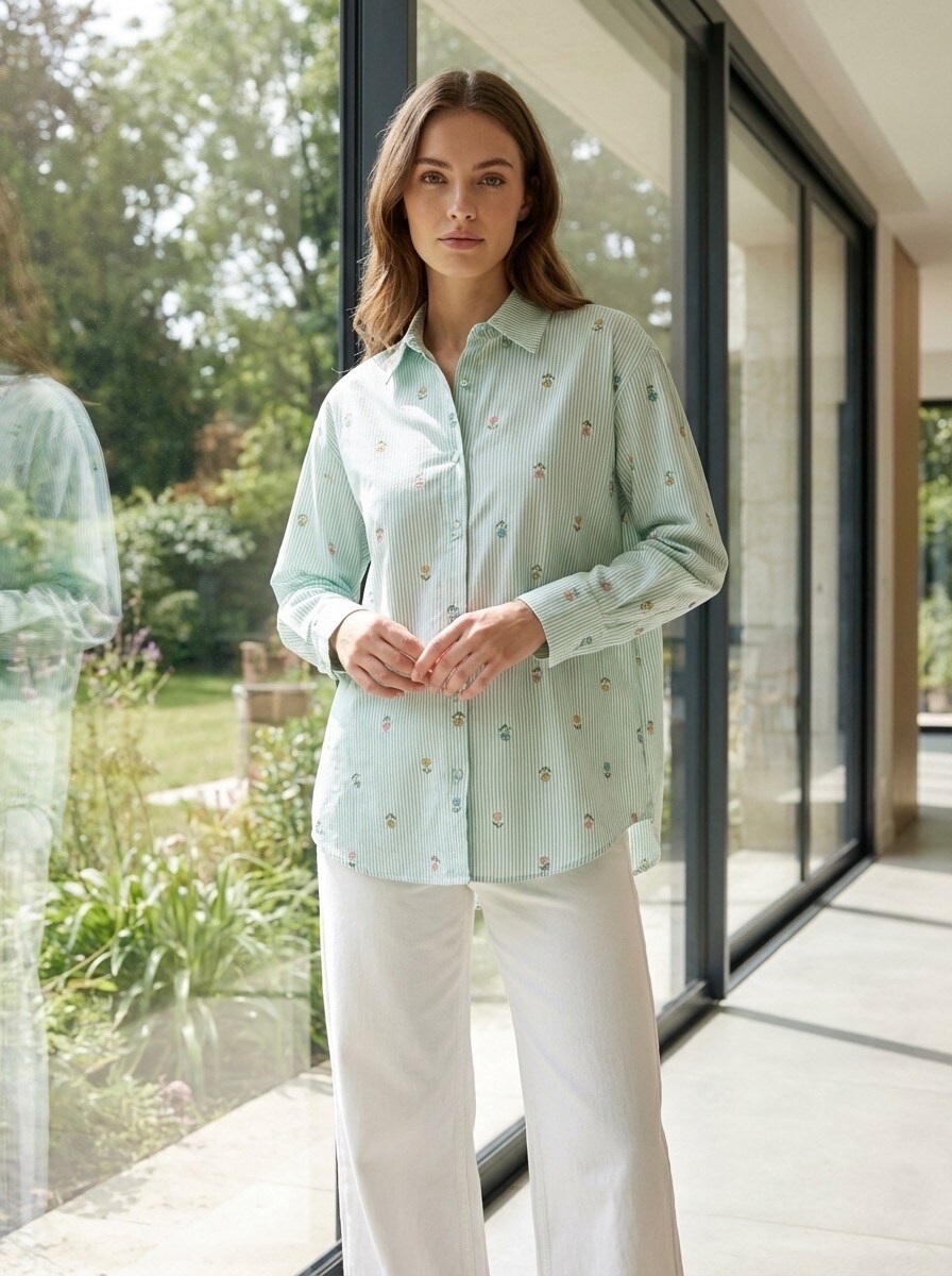 Grossiste LAFÉEROSE - Chemise à rayures fines et motifs floraux