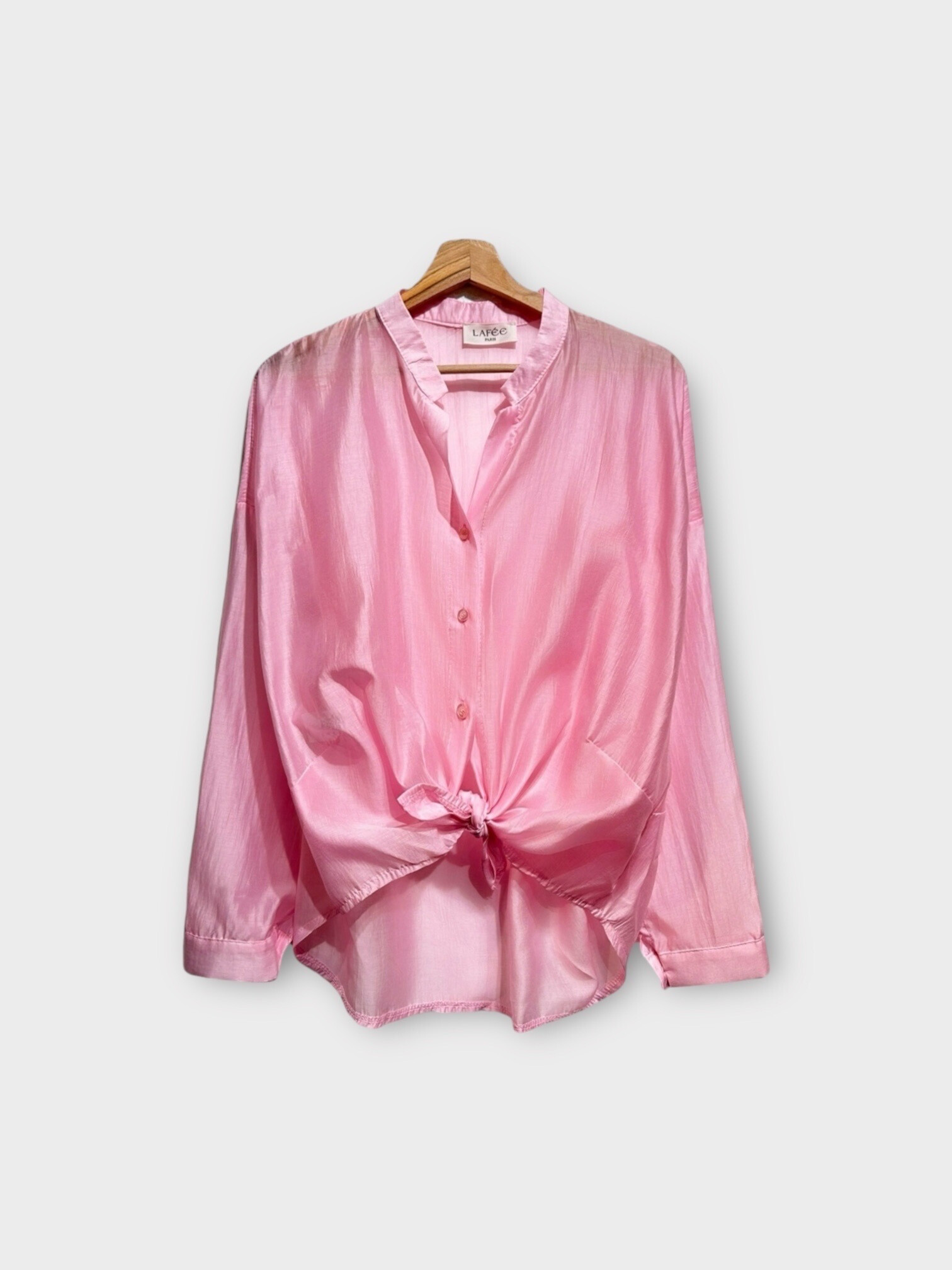 Grossiste LAFÉEROSE - Chemise blouse 85% tencel à nouer fluide et ample, manches longues effet soie