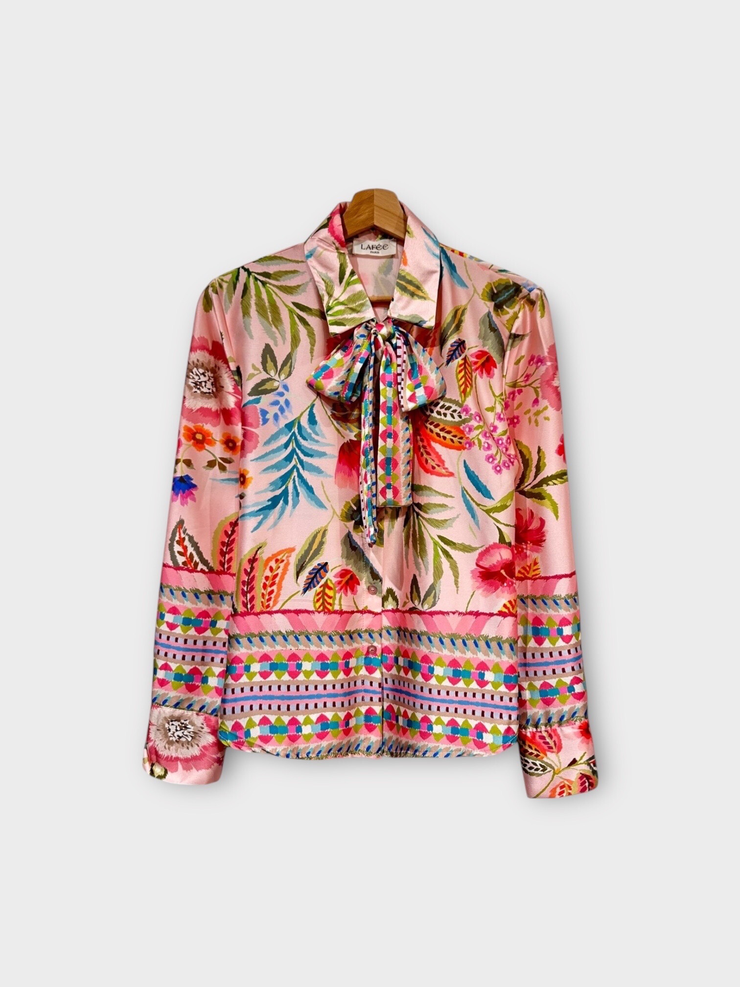 Grossiste LAFÉEROSE - Chemise blouse fluide col lavallière noeuds à nouer imprimé fleuri effet soie