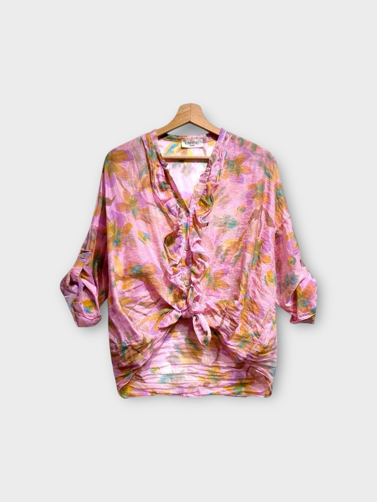 Grossiste LAFÉEROSE - Chemise blouse en tencel fluide imprimé floral manches 3/4 nœud bohème