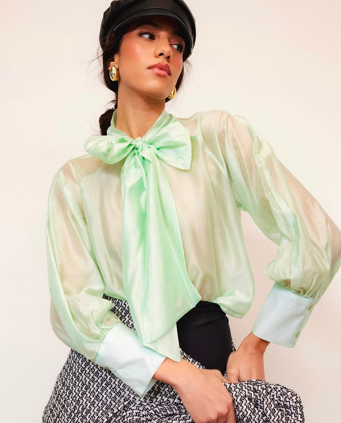 Grossiste LAFÉEROSE - Chemise blouse en tencel col lavallière fluide manches longues bouffantes - soie