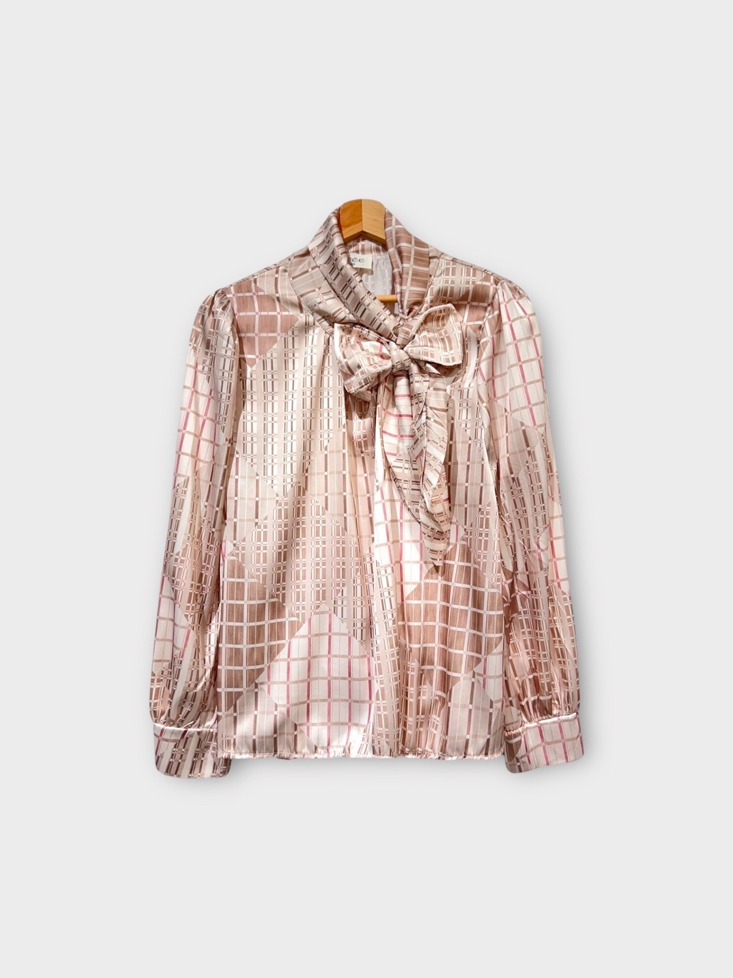 Grossiste LAFÉEROSE - Chemise blouse fluide à imprimé, col lavallière manches longues effet soie